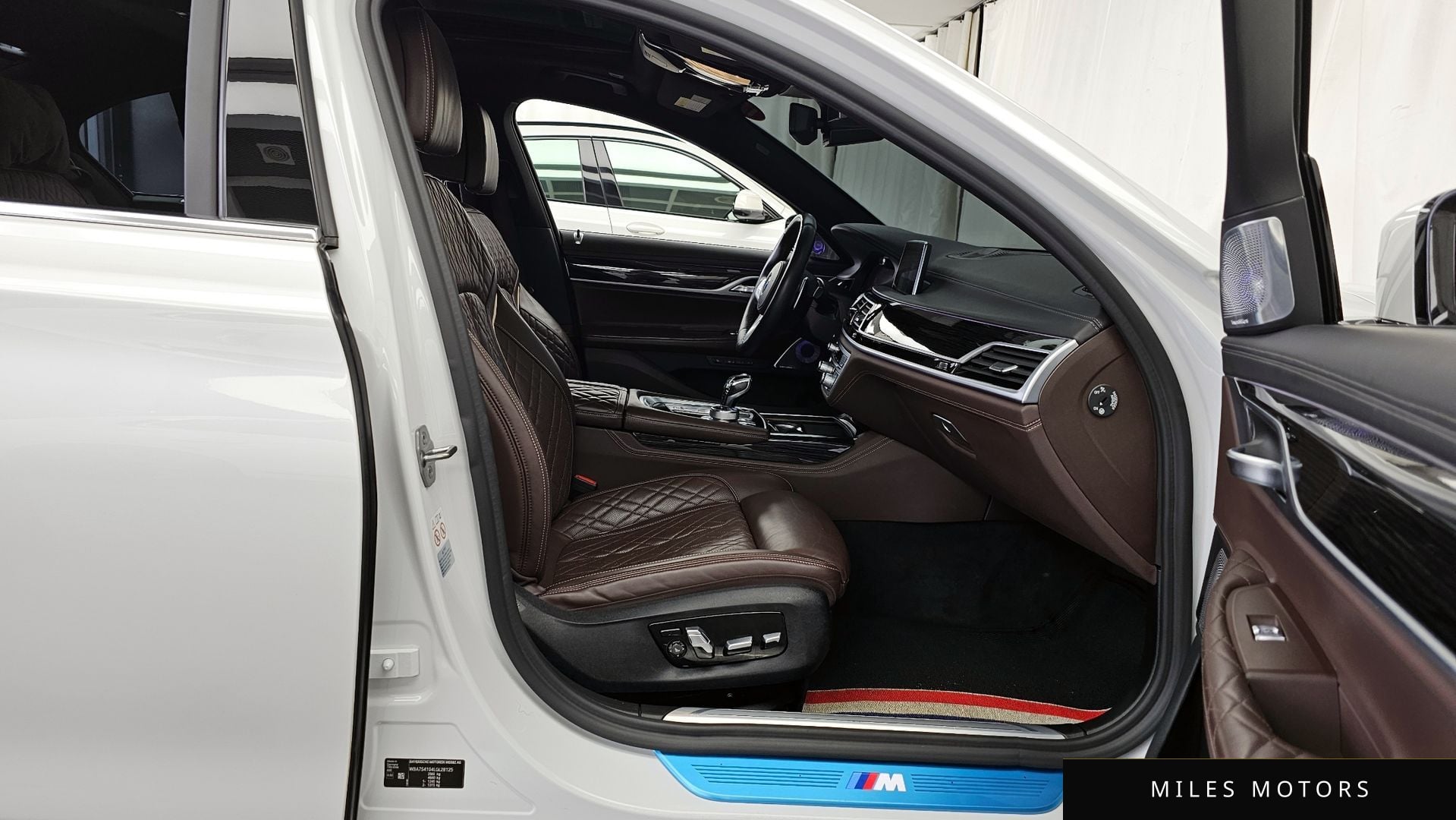 BMW 7 Series (G11) 2020 — миниатюра 11