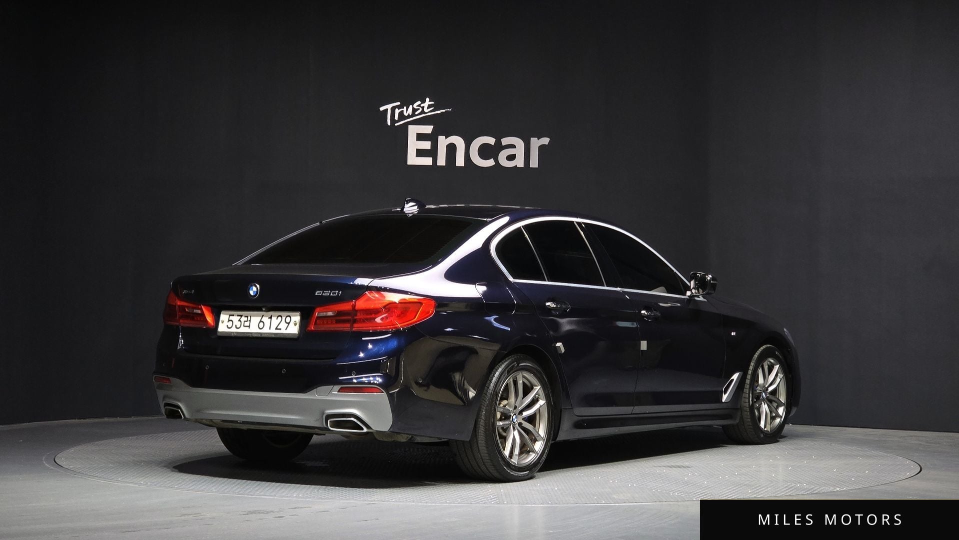 BMW 5 Series (G30) 2018 — миниатюра 2