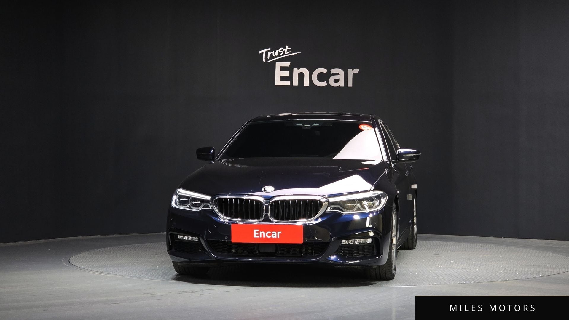 BMW 5 Series (G30) 2018 — миниатюра 3