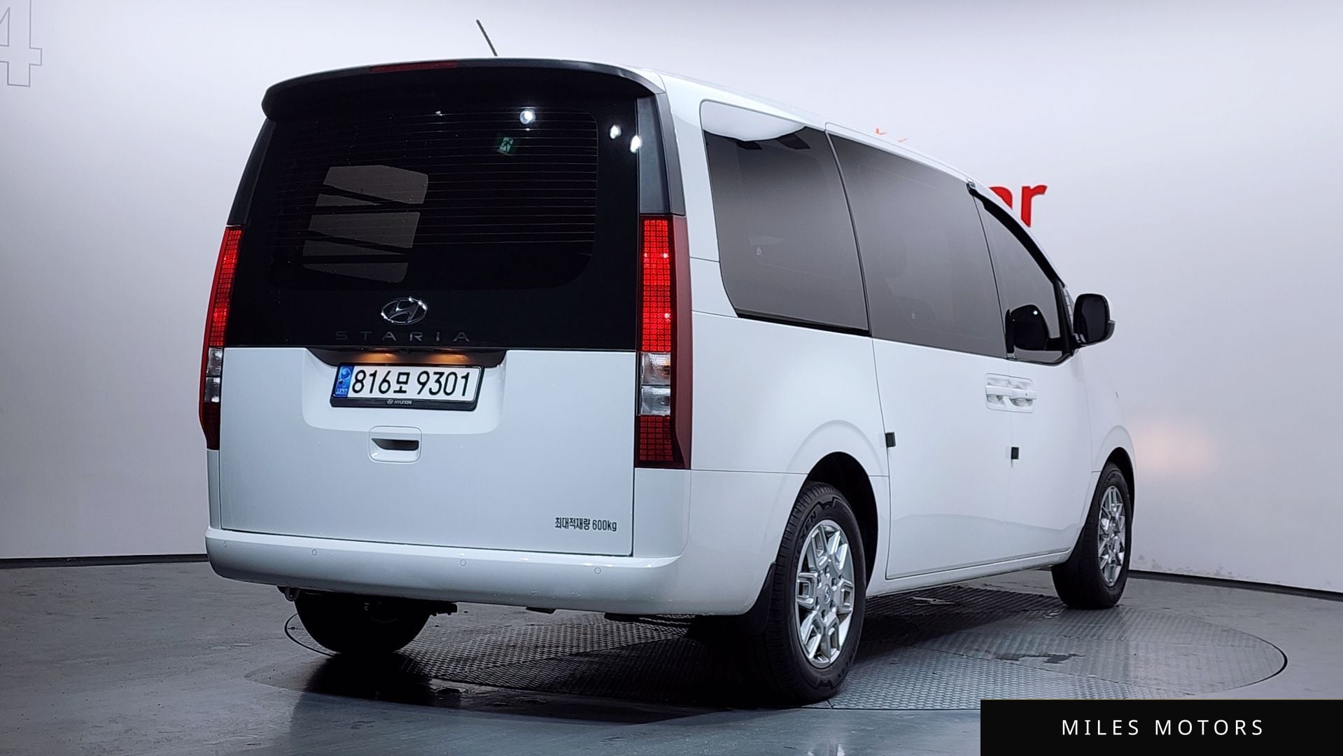 Hyundai Staria 2023 — миниатюра 2