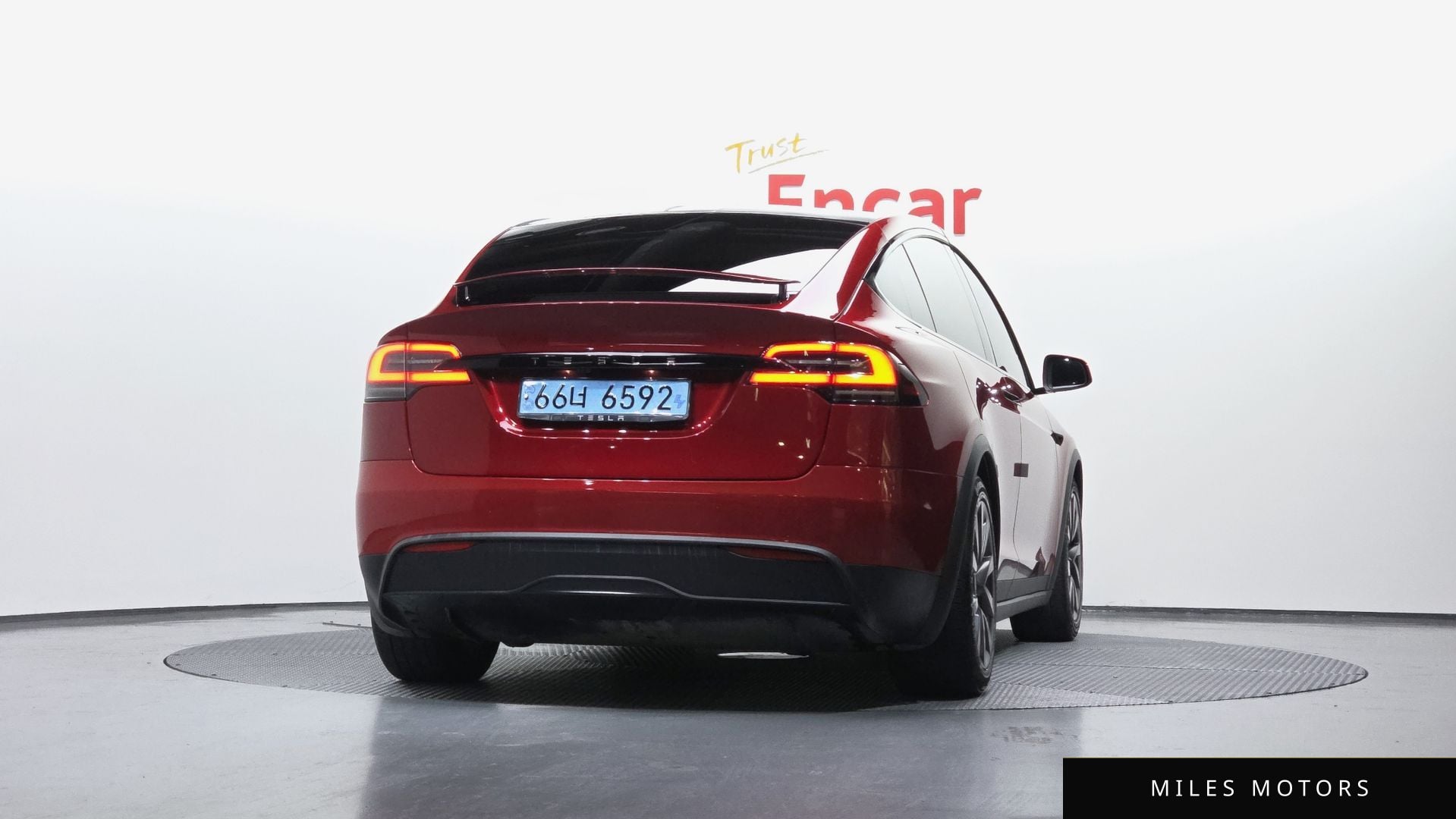 Tesla Model X 2023 — миниатюра 3
