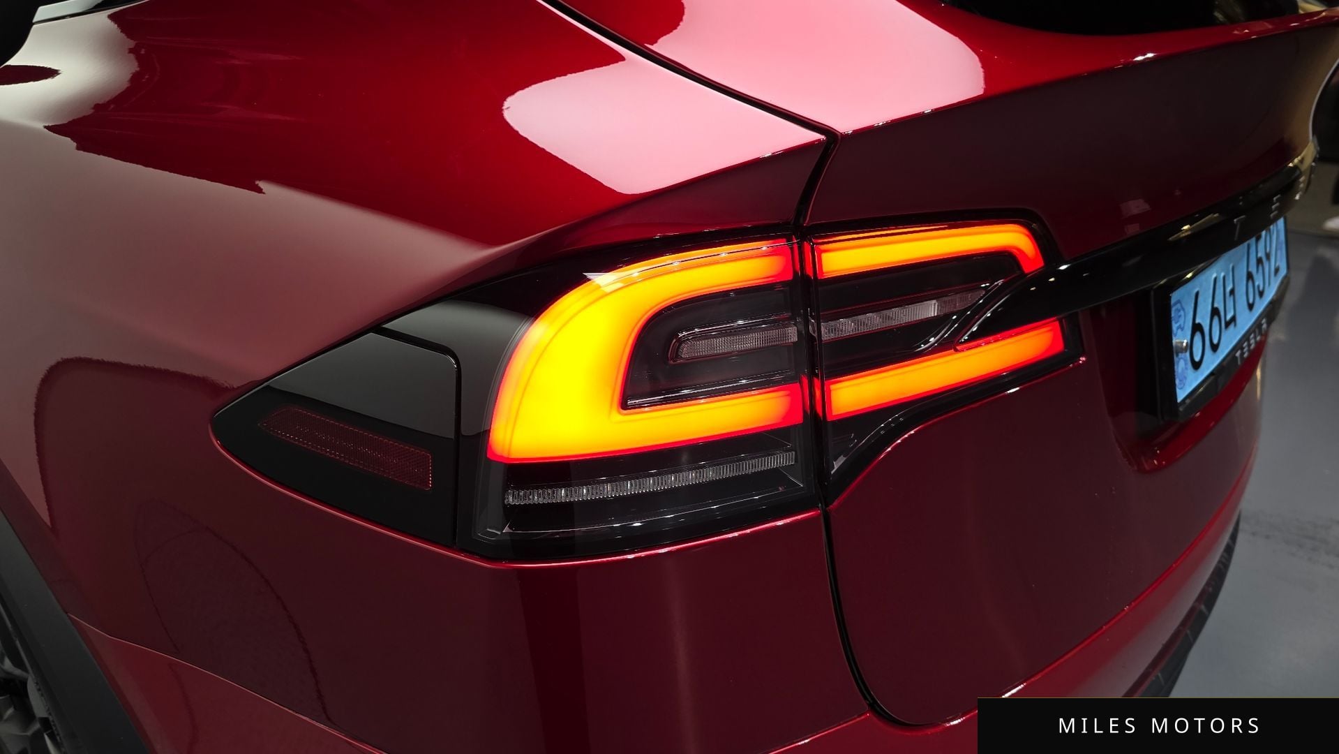 Tesla Model X 2023 — миниатюра 8