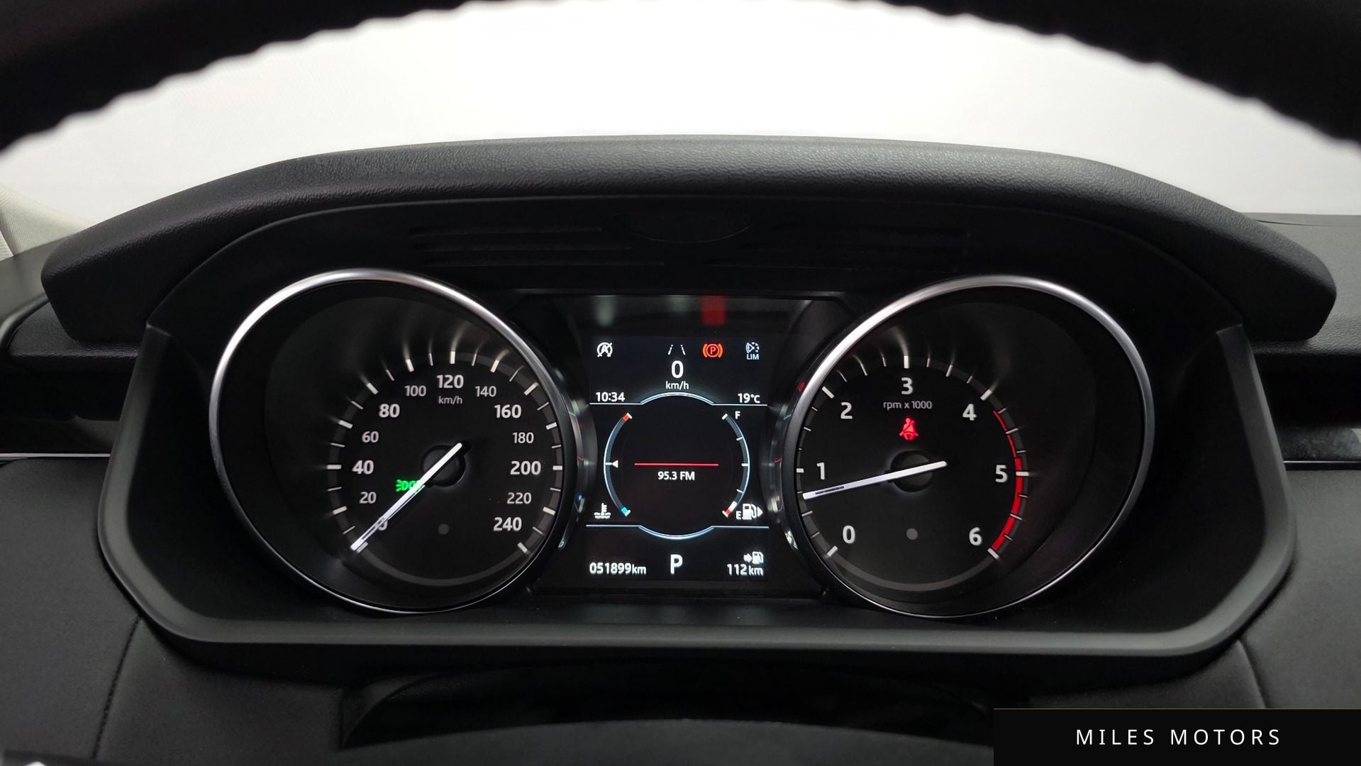 Land Rover Discovery 2020 — миниатюра 11