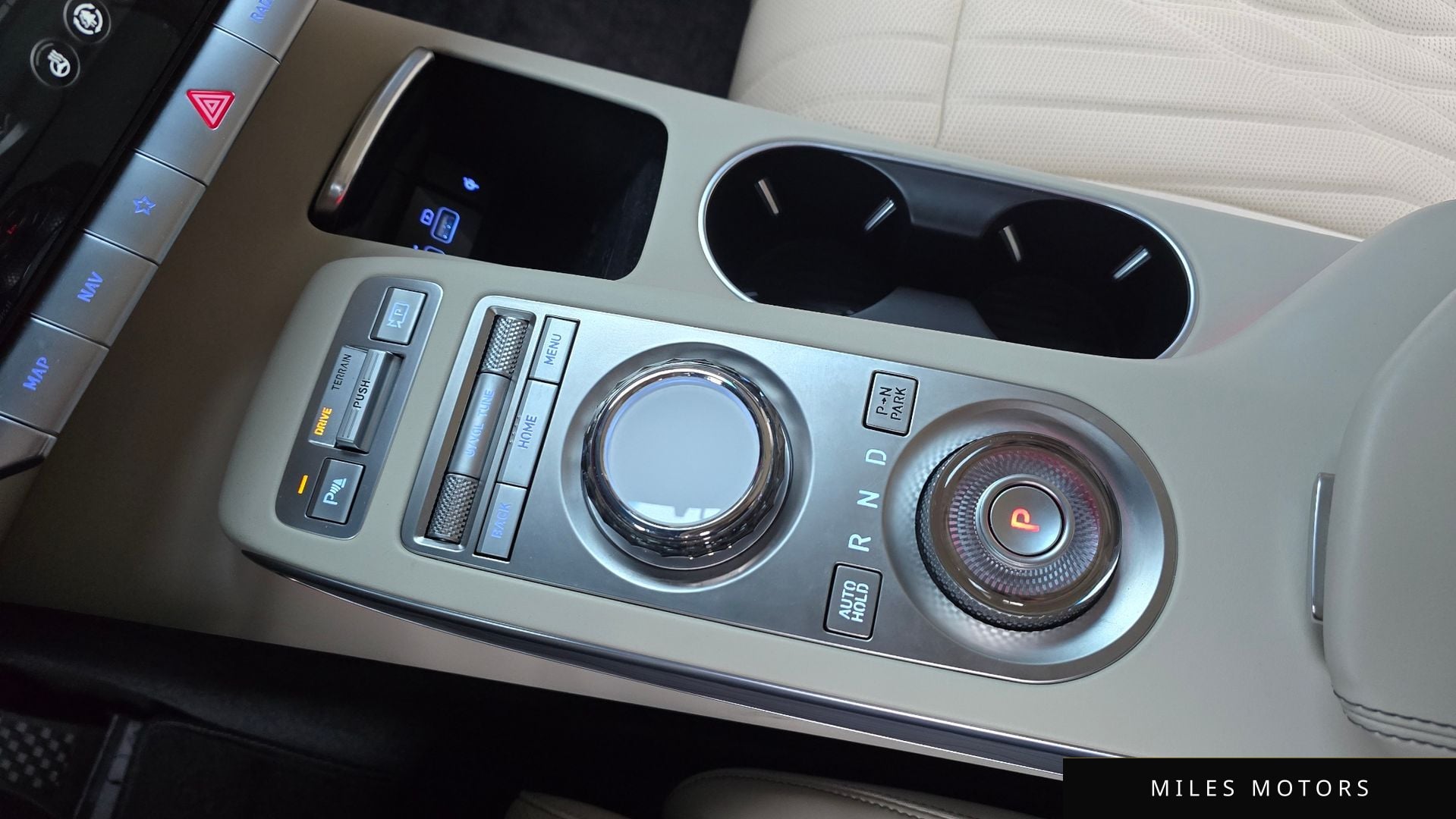 Genesis GV70 2023 — миниатюра 12