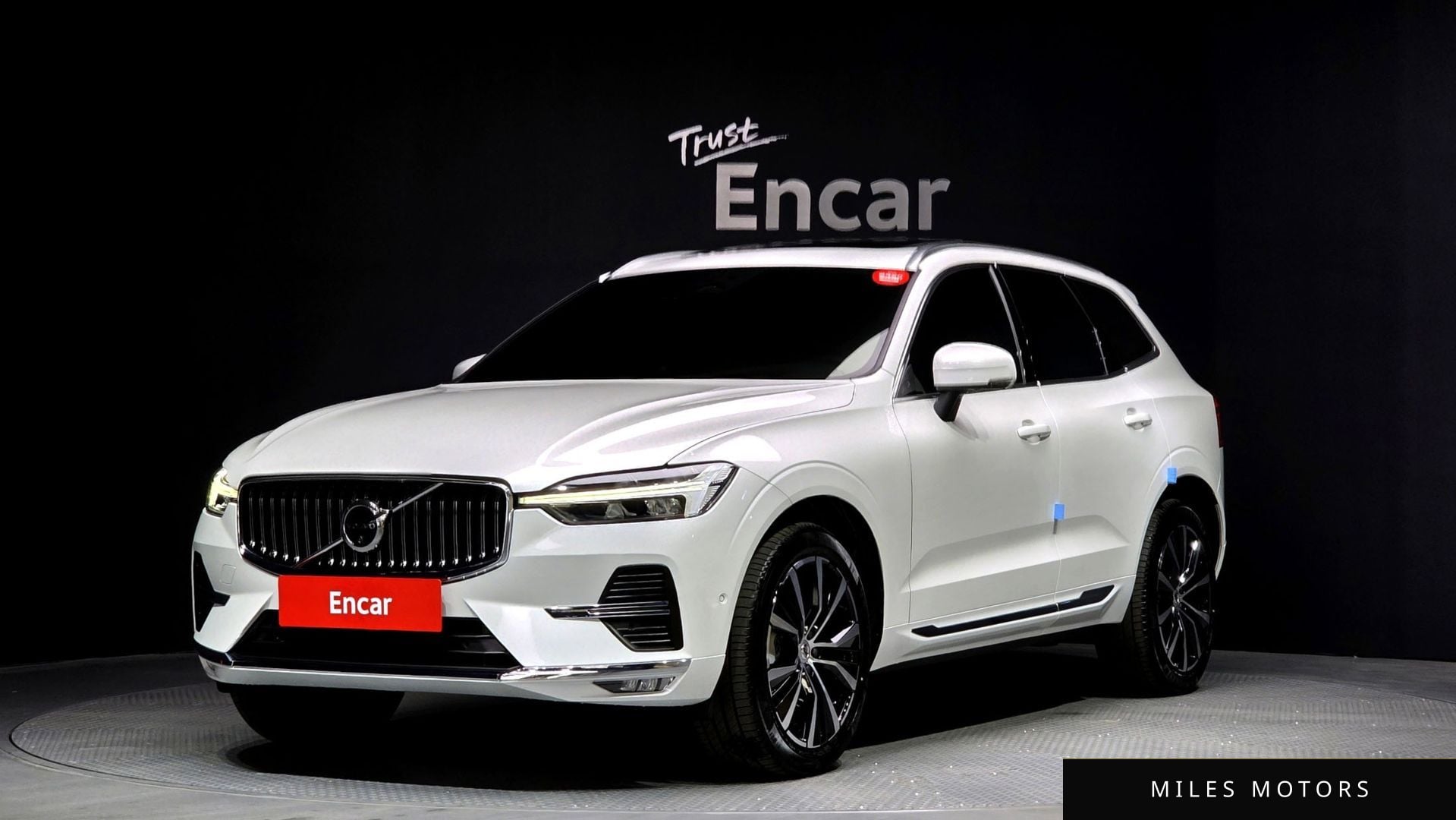 Volvo XC60 2024 — фото 1 из 12