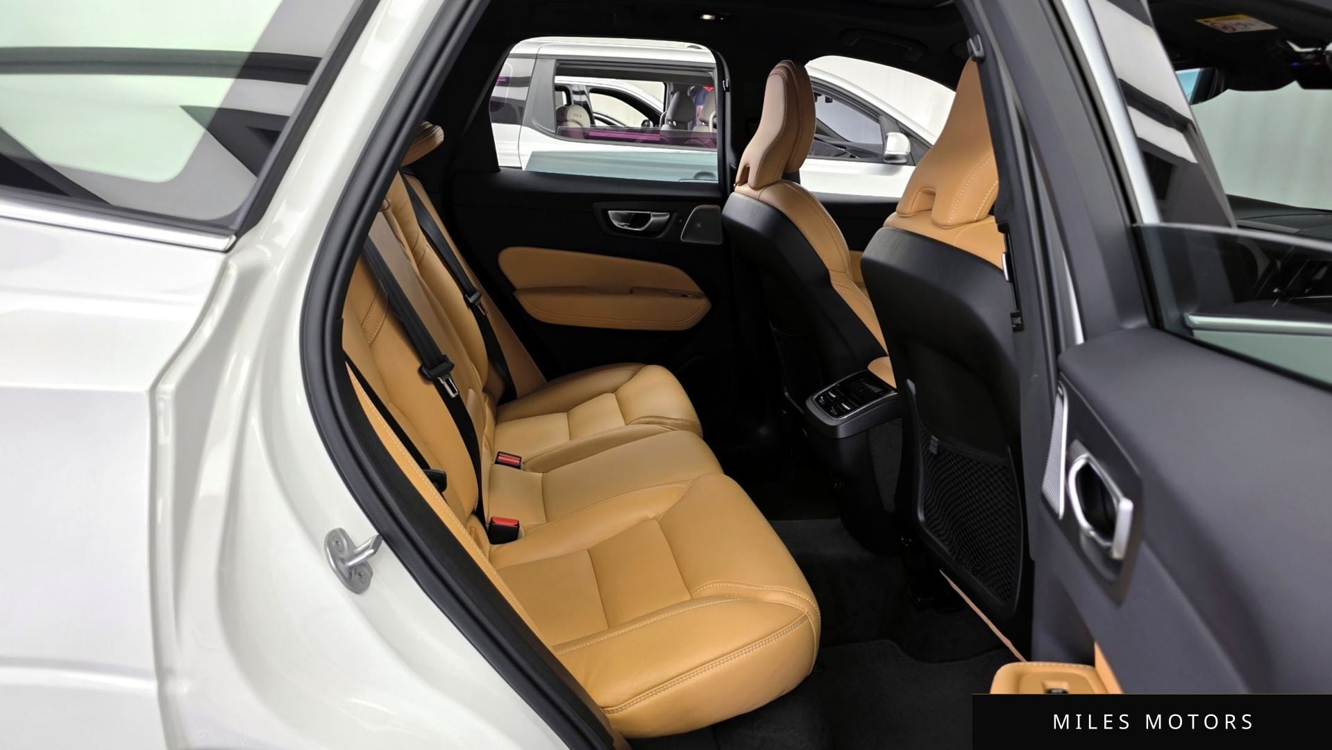 Volvo XC60 2024 — миниатюра 10