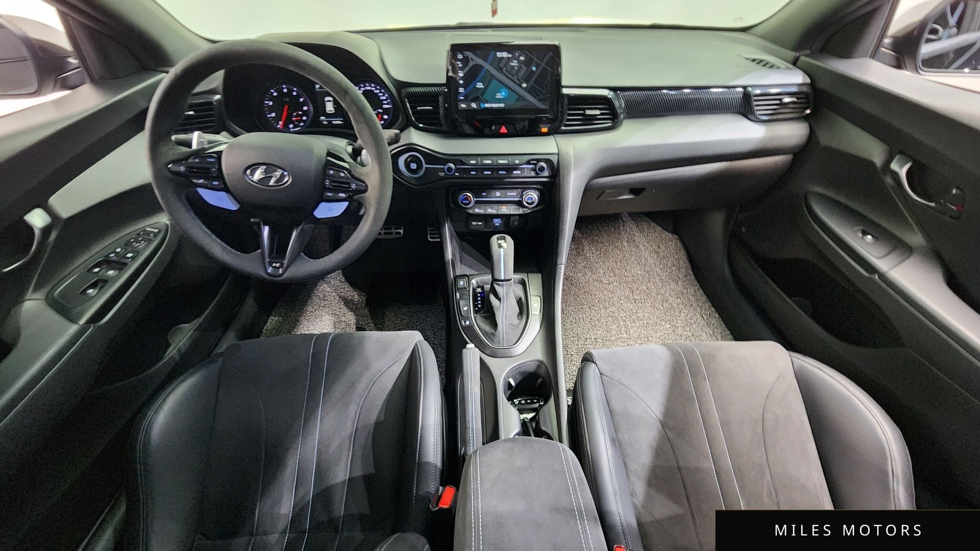 Hyundai Veloster 2022 — миниатюра 9