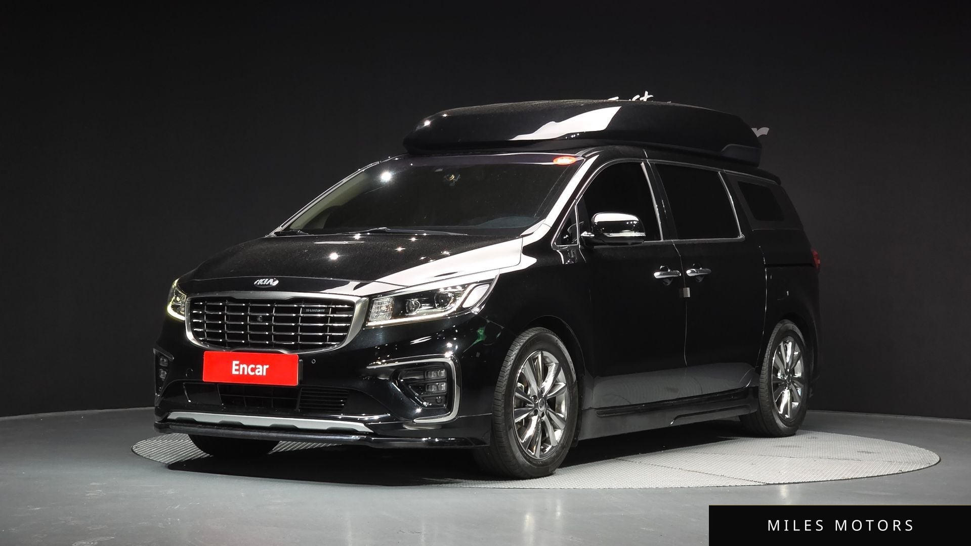 Kia Canival 2019 — фото 1 из 12