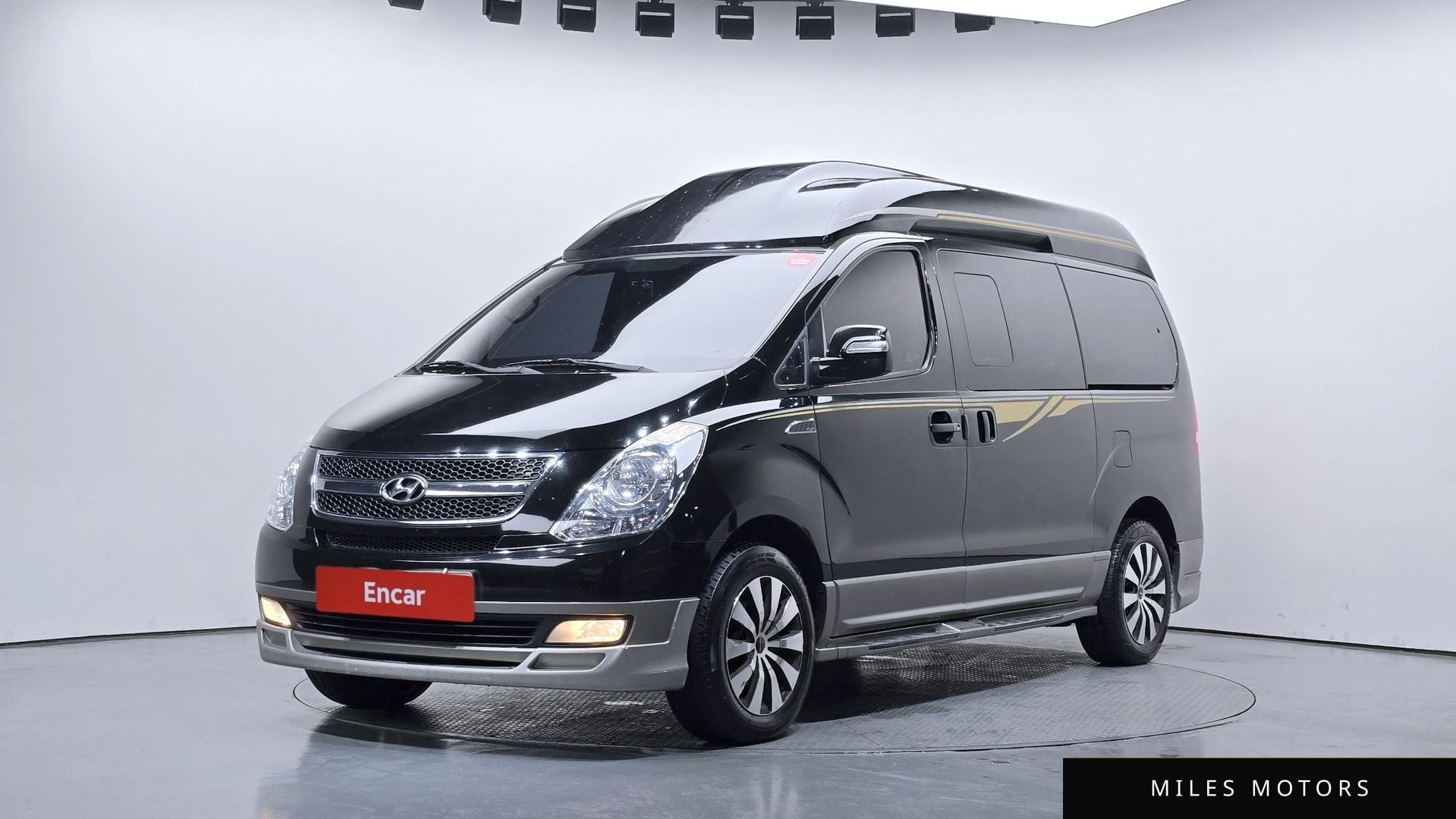 Hyundai Starex 2015 — фото 1 из 12