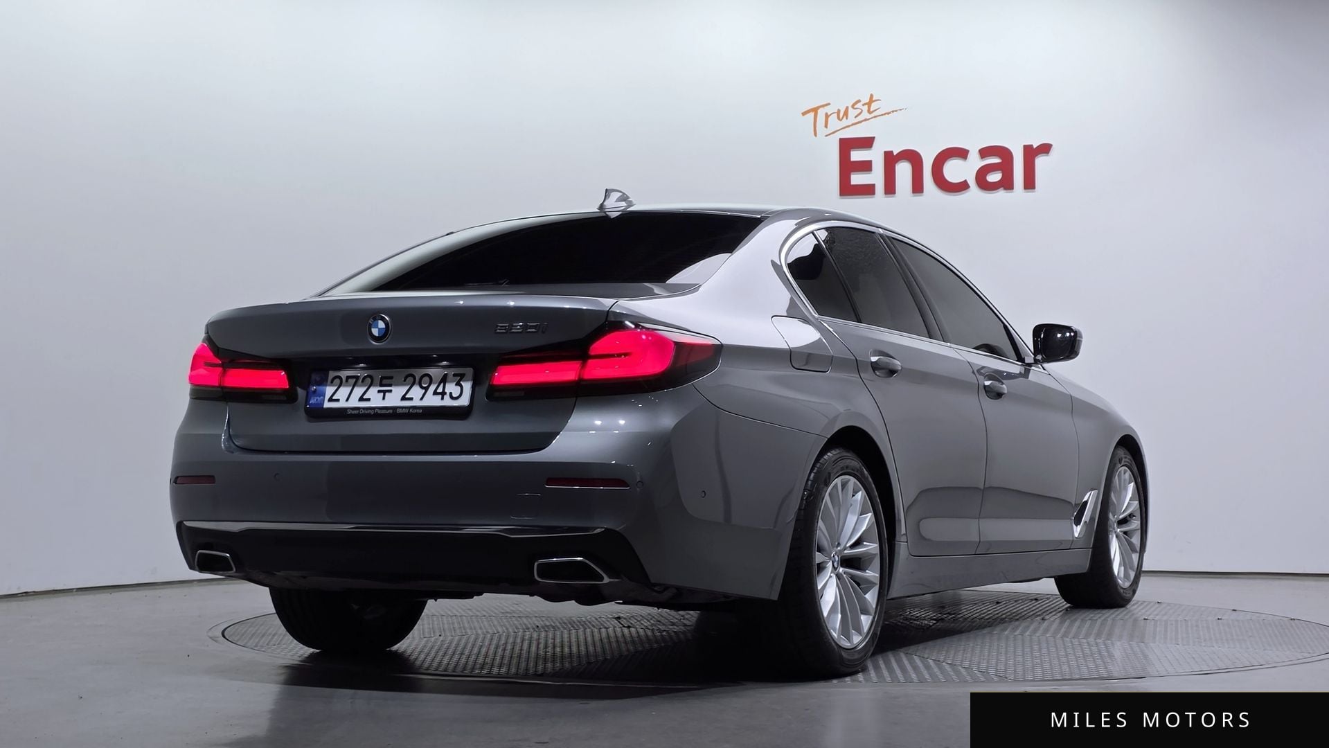 BMW 5 Series (G30) 2023 — миниатюра 2