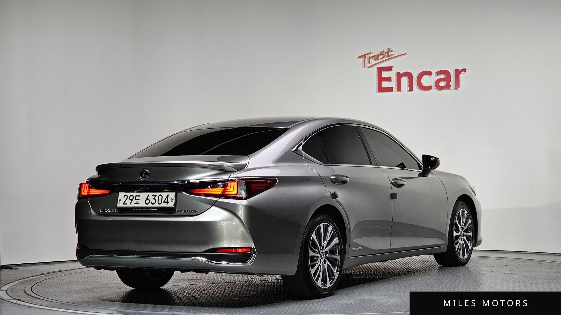 Лексус ES300h 2019 — миниатюра 2