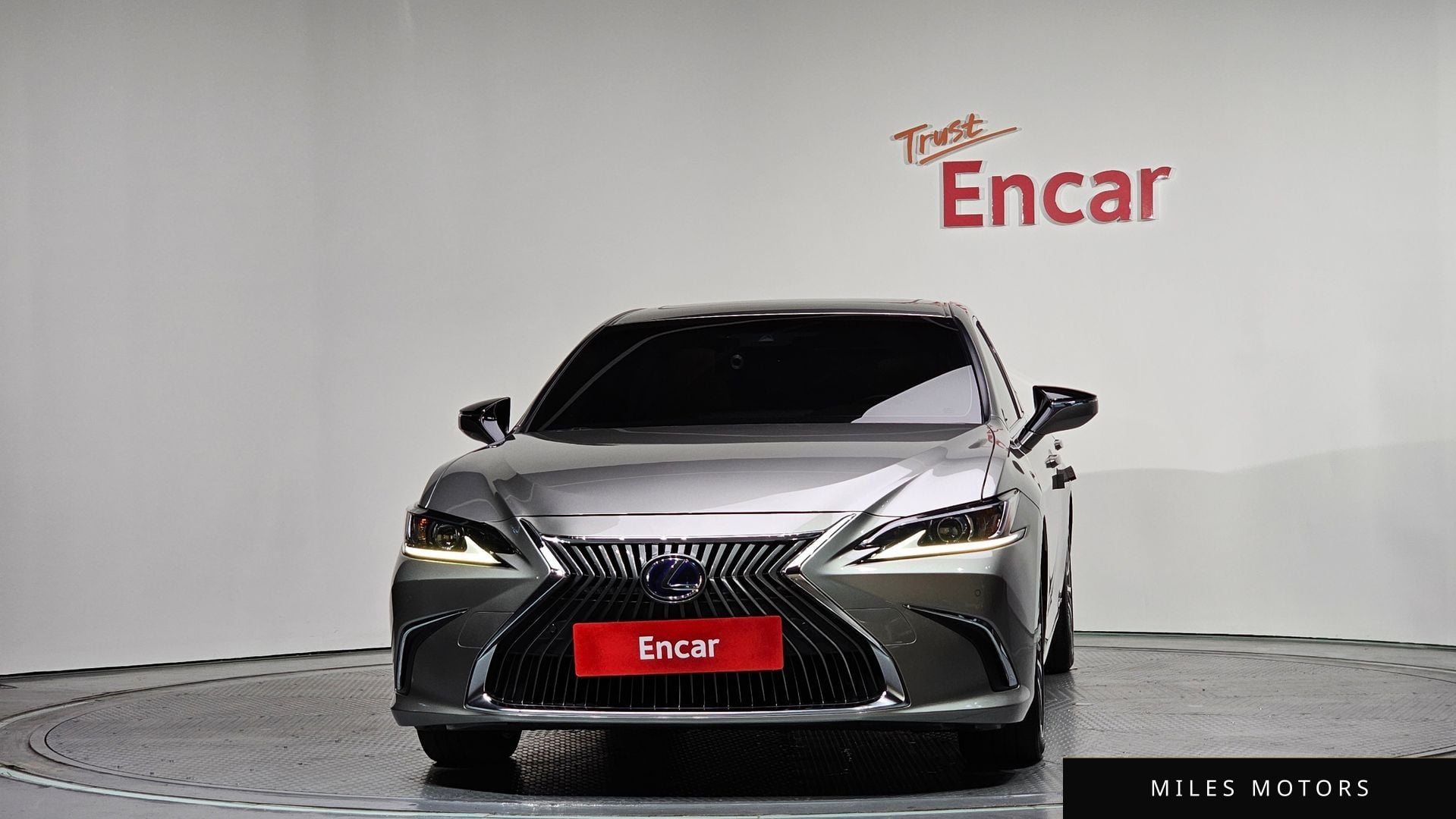 Лексус ES300h 2019 — миниатюра 3