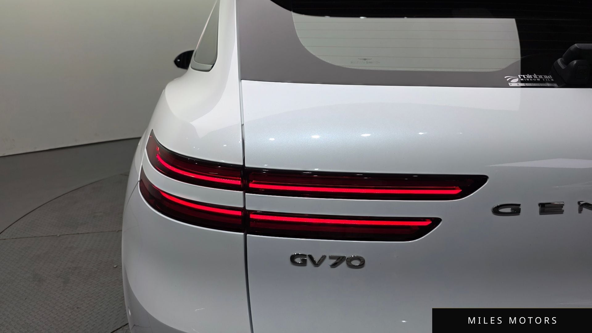 Genesis GV70 2023 — миниатюра 9