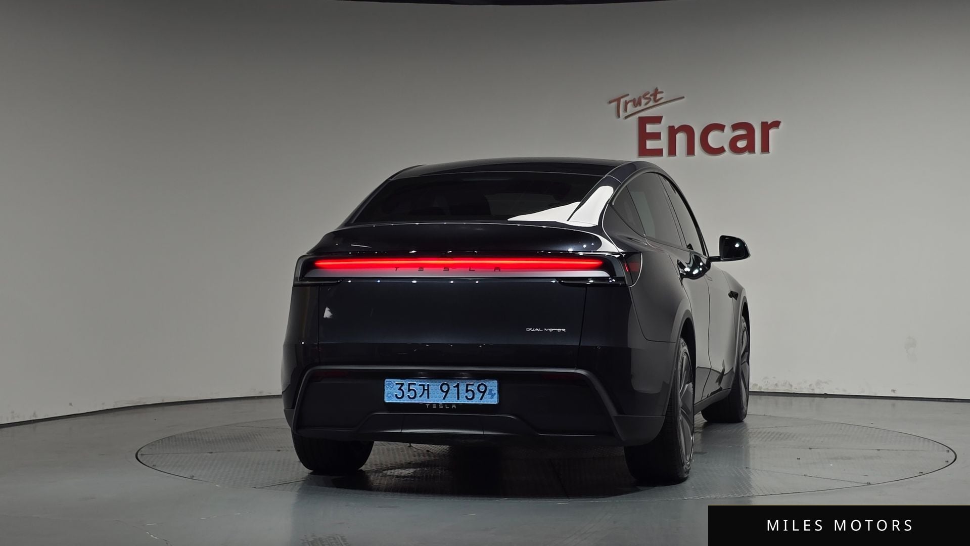 Tesla Model Y 2025 — миниатюра 3