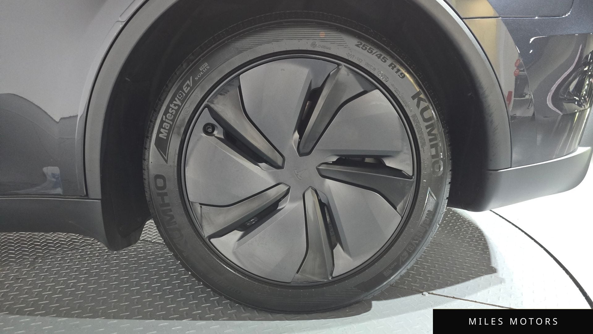 Tesla Model Y 2025 — миниатюра 6