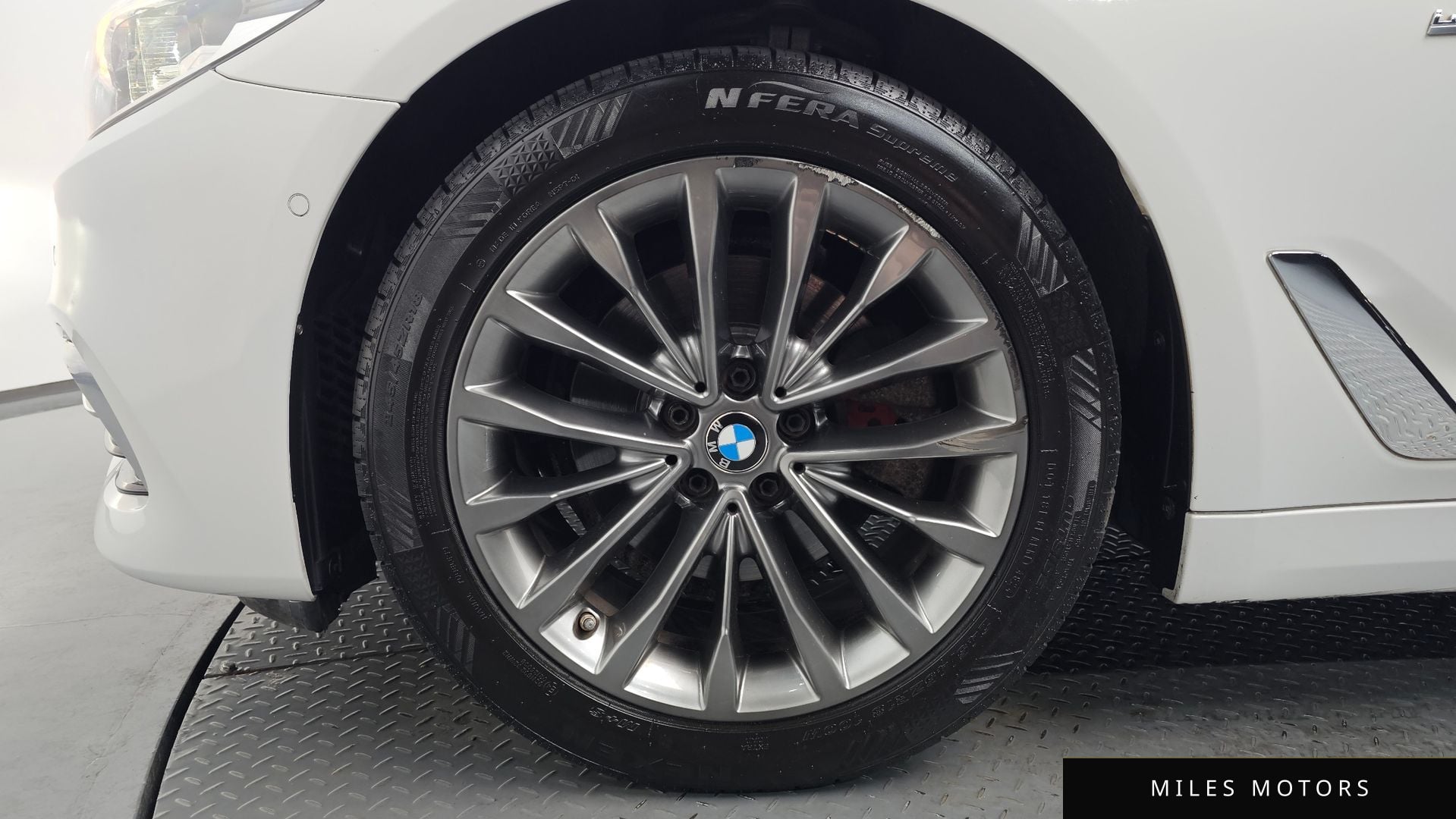BMW 5 Series (G30) 2018 — миниатюра 4