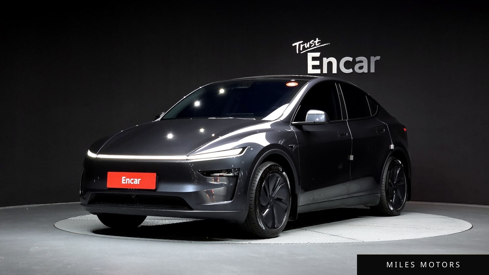 Tesla Model Y 2025 — фото 1 из 12