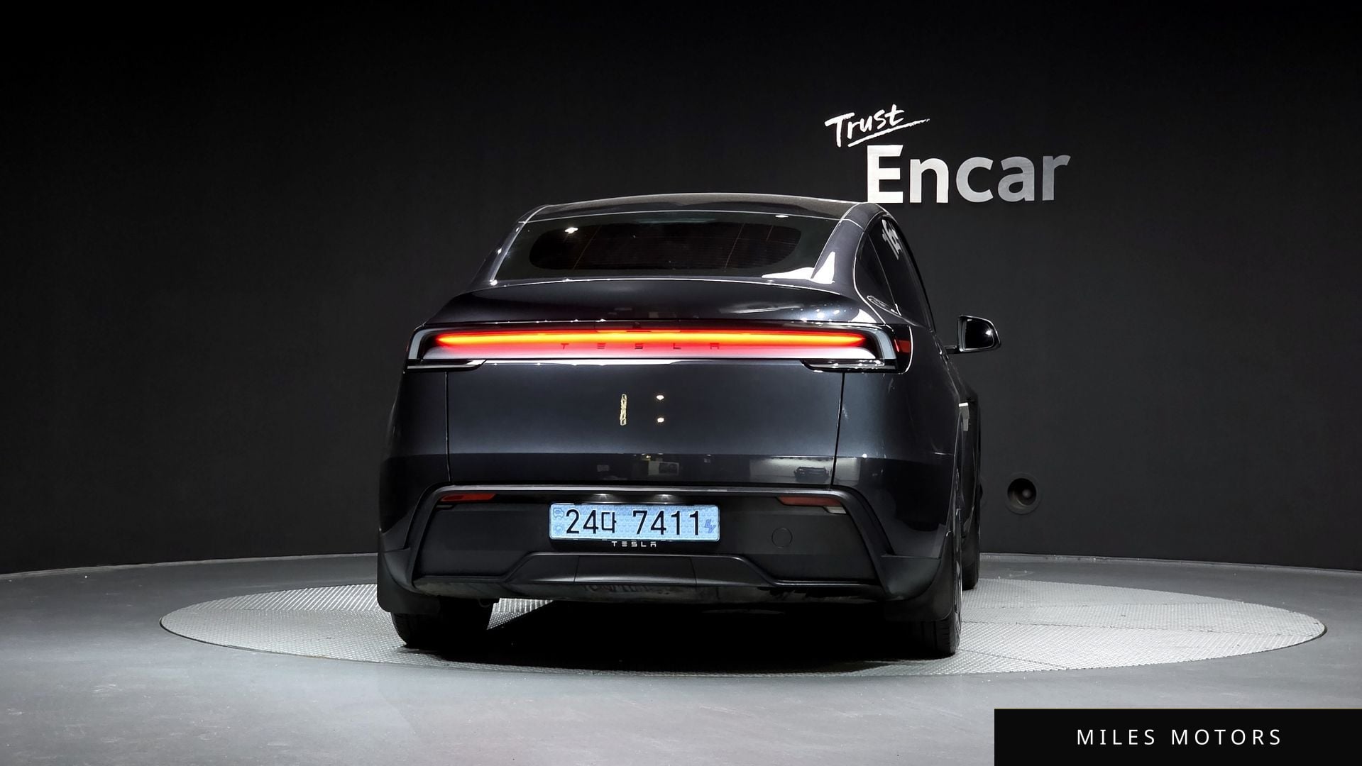 Tesla Model Y 2025 — миниатюра 4