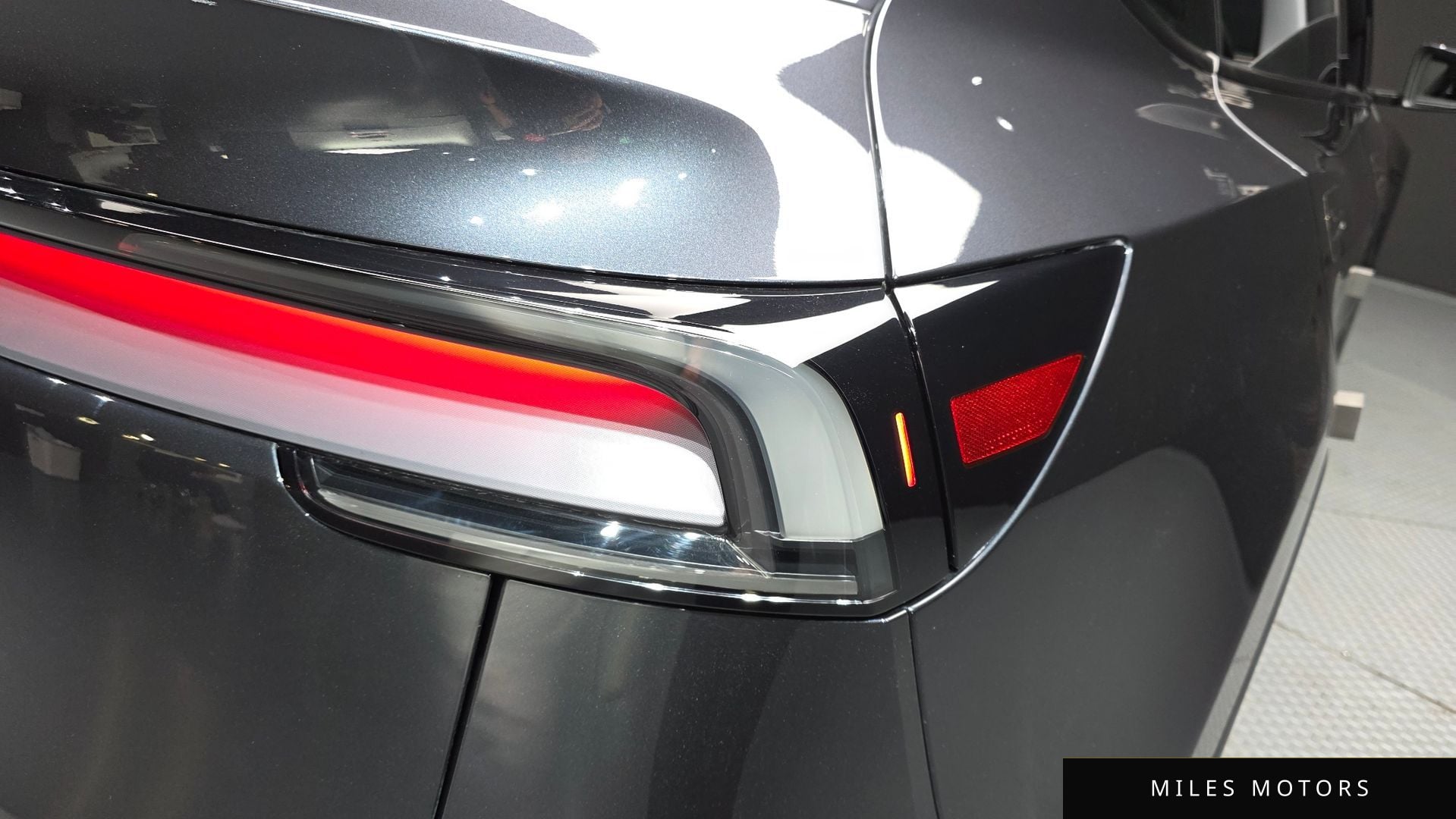Tesla Model Y 2025 — миниатюра 9