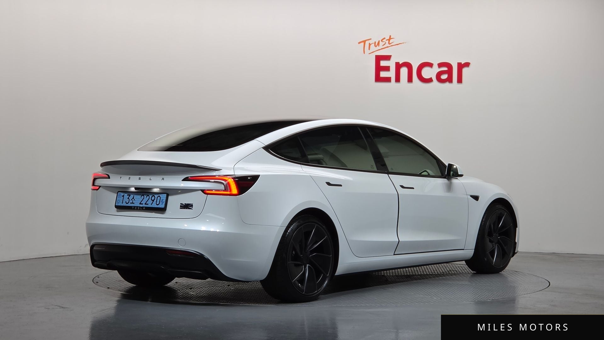 Tesla Model 3 2026 — миниатюра 2