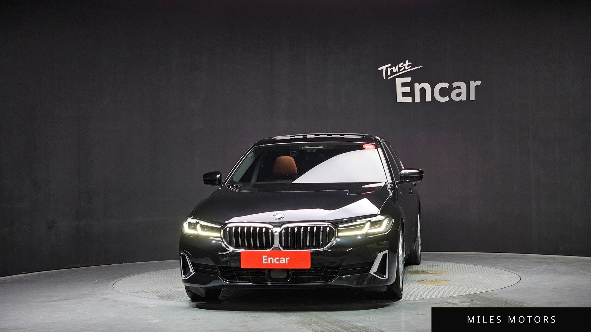 BMW 5 Series (G30) 2023 — миниатюра 3