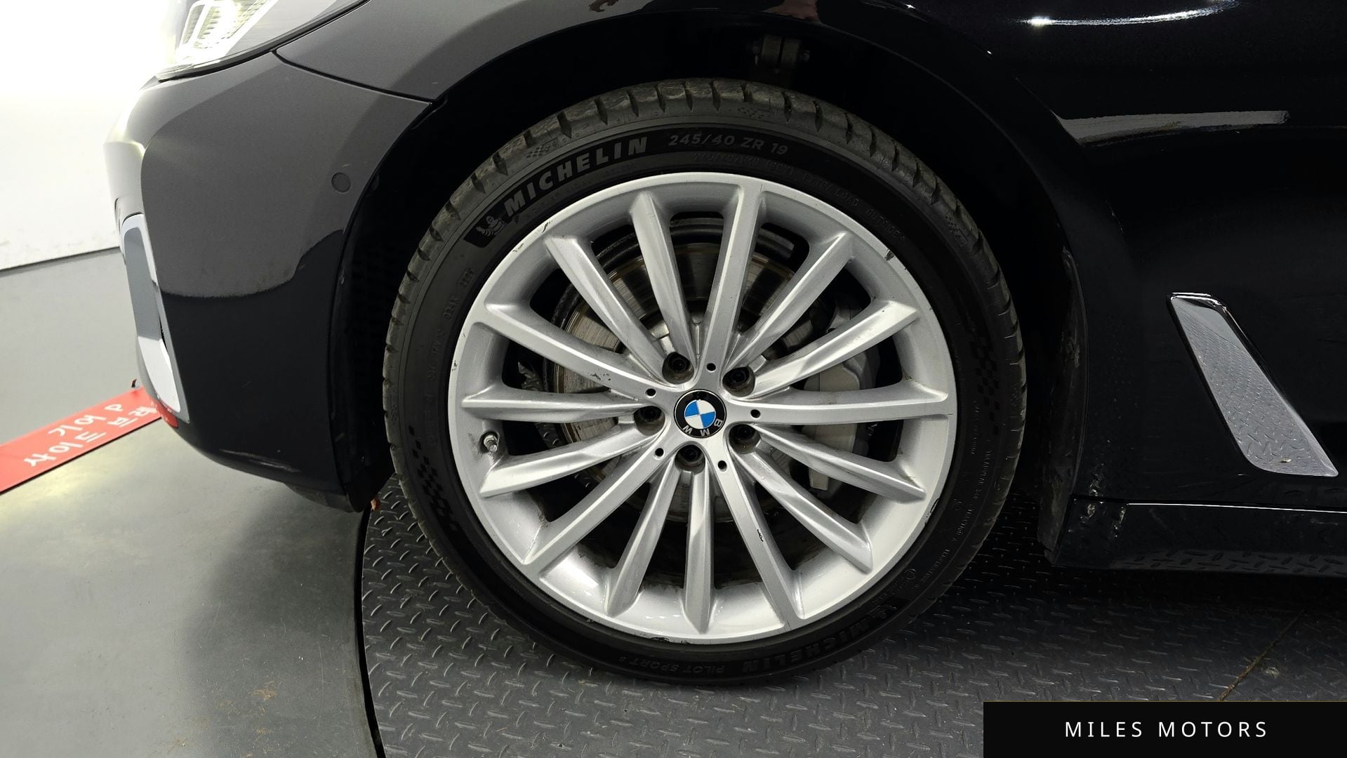 BMW 5 Series (G30) 2023 — миниатюра 4