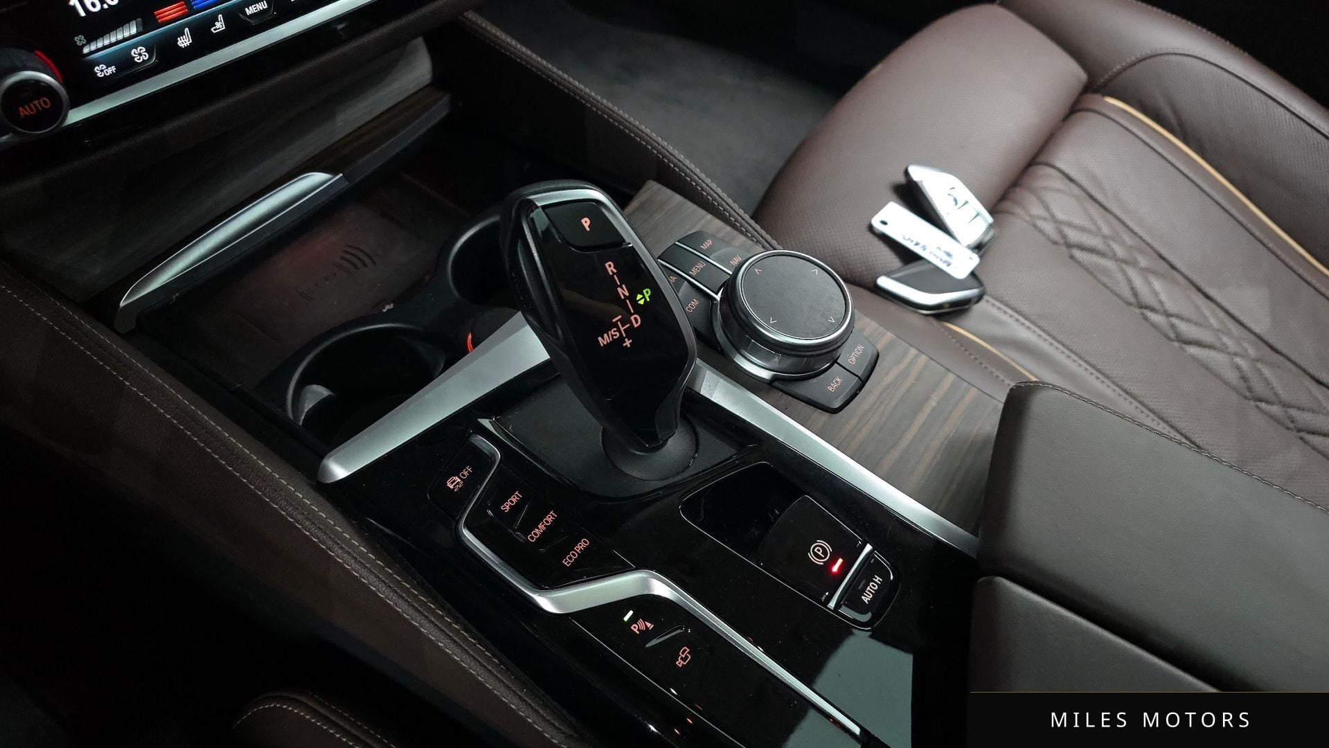 BMW 5 Series (G30) 2023 — миниатюра 11