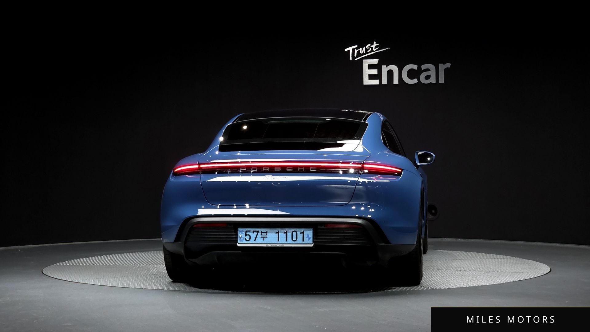 Porsche Taycan 2023 — миниатюра 4