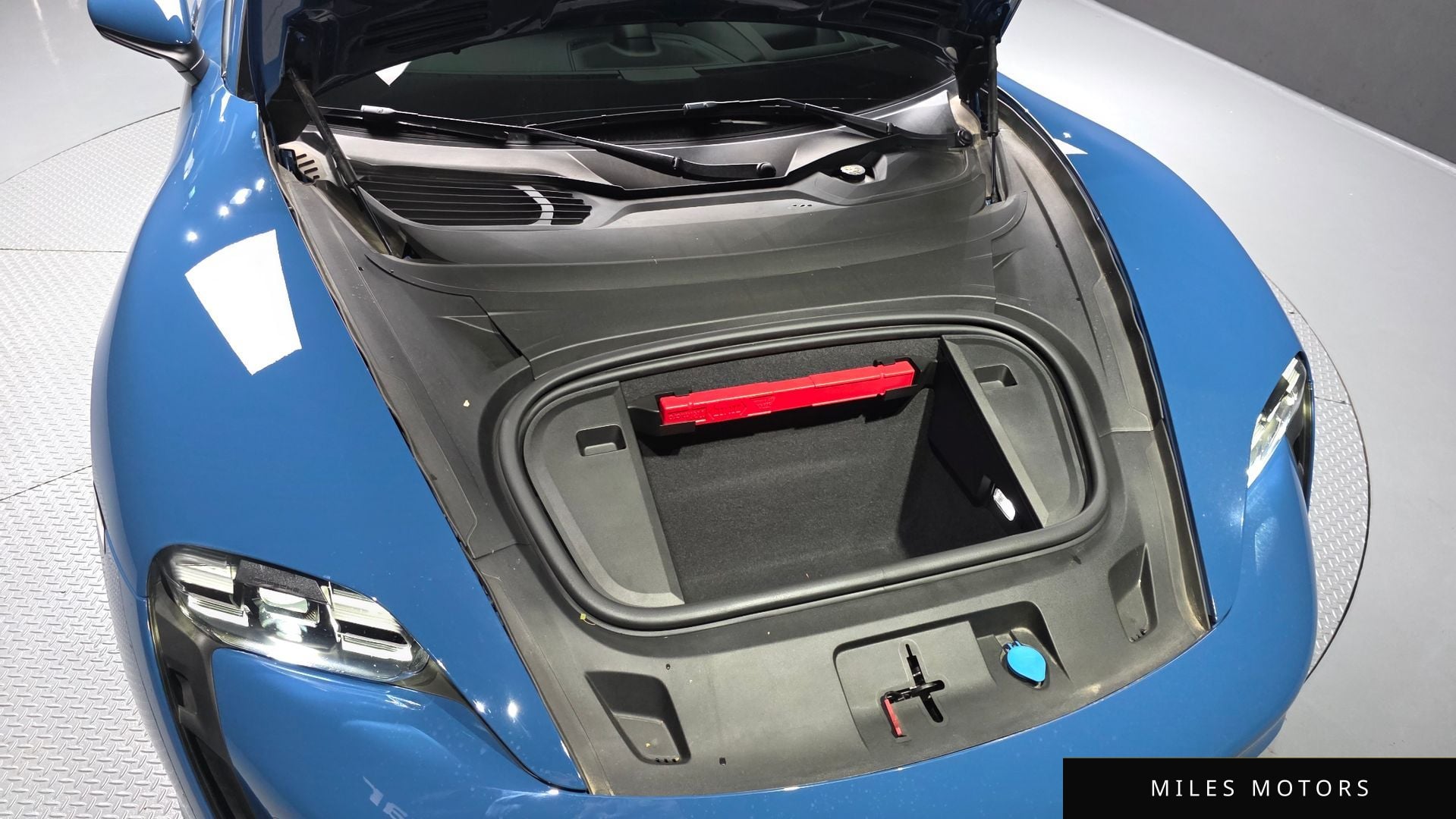 Porsche Taycan 2023 — миниатюра 6