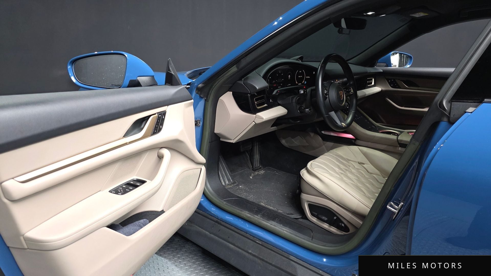 Porsche Taycan 2023 — миниатюра 10