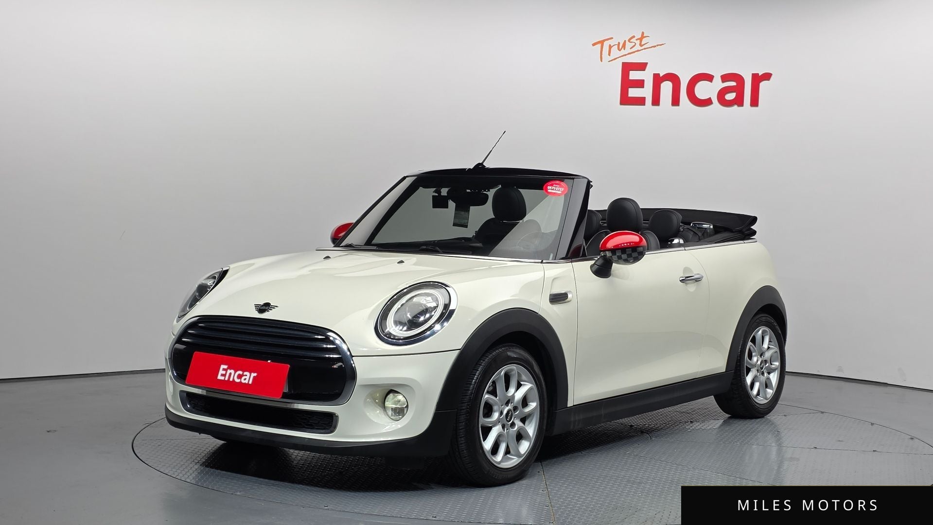 MINI Cooper Convertible 2019 — фото 1 из 12