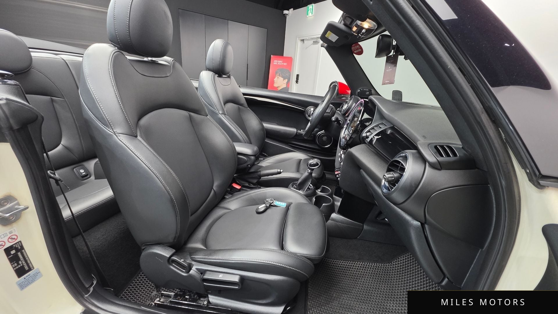 MINI Cooper Convertible 2019 — миниатюра 10