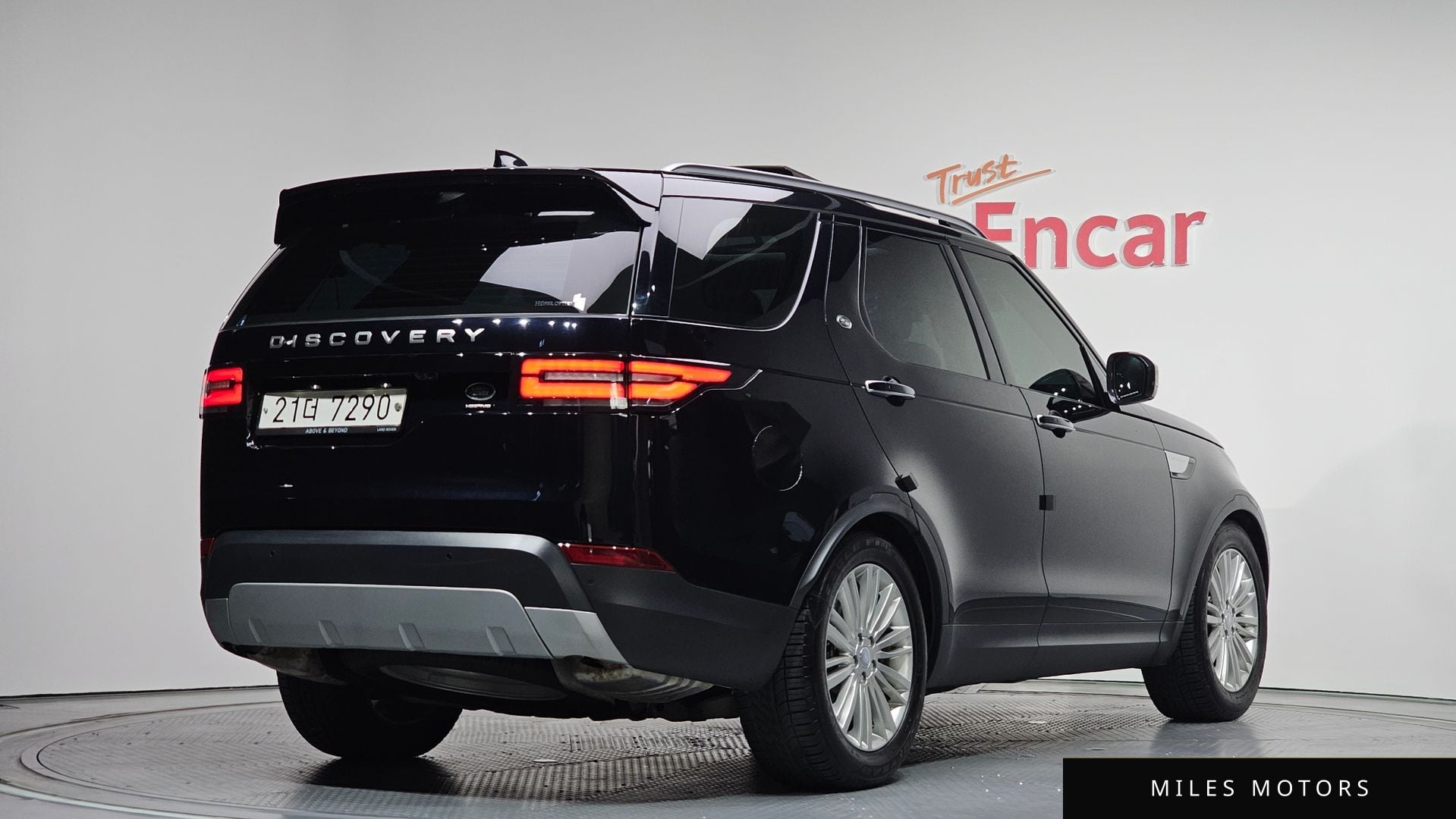 Land Rover Discovery 2017 — миниатюра 2