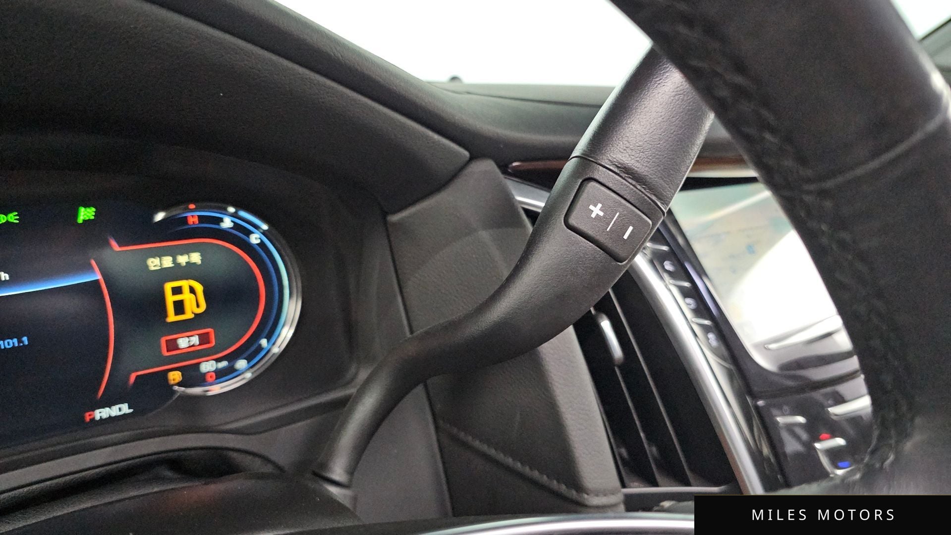 Cadillac Escalade 2020 — миниатюра 12