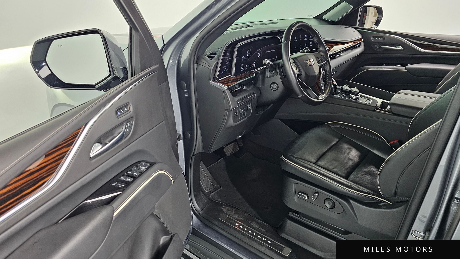 Cadillac Escalade 2022 — миниатюра 10