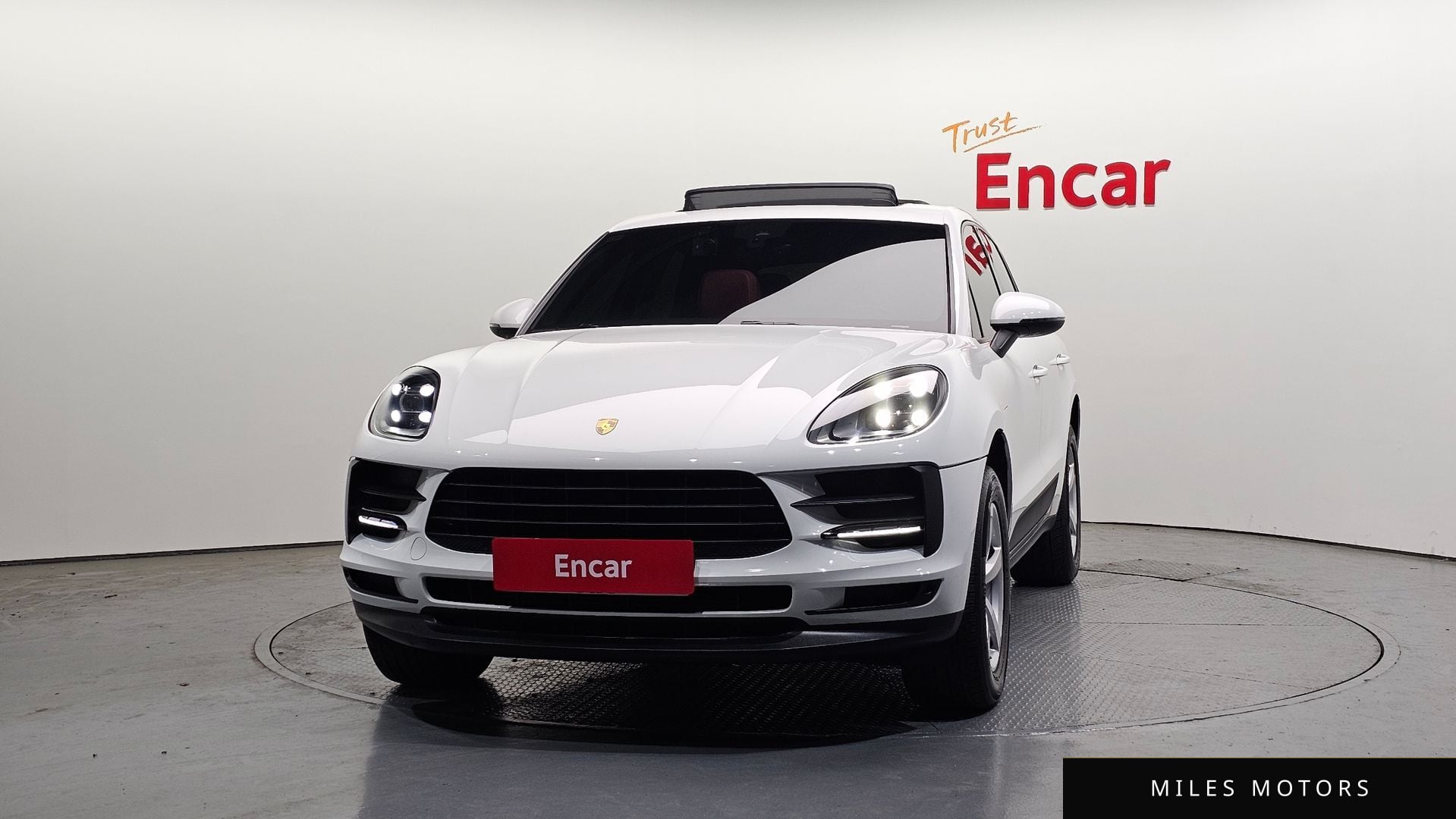 Porsche Macan 2021 — миниатюра 3