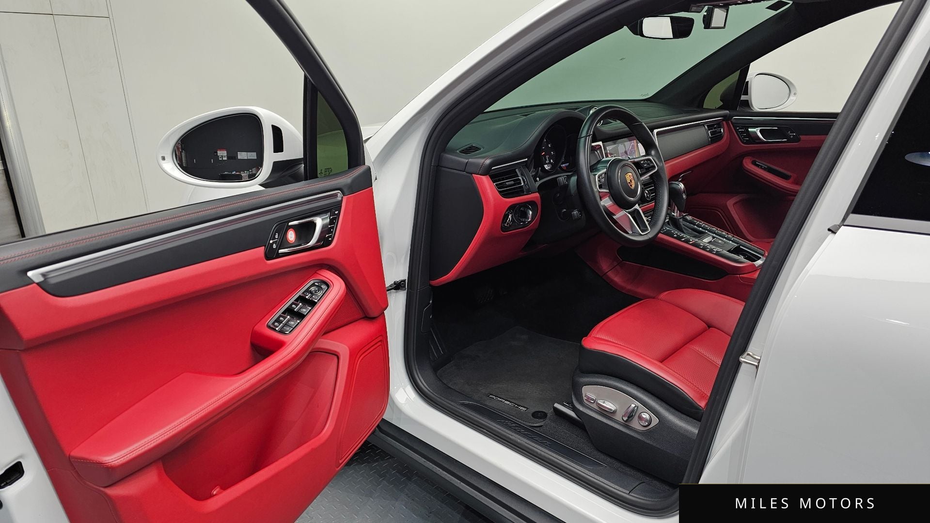 Porsche Macan 2021 — миниатюра 10