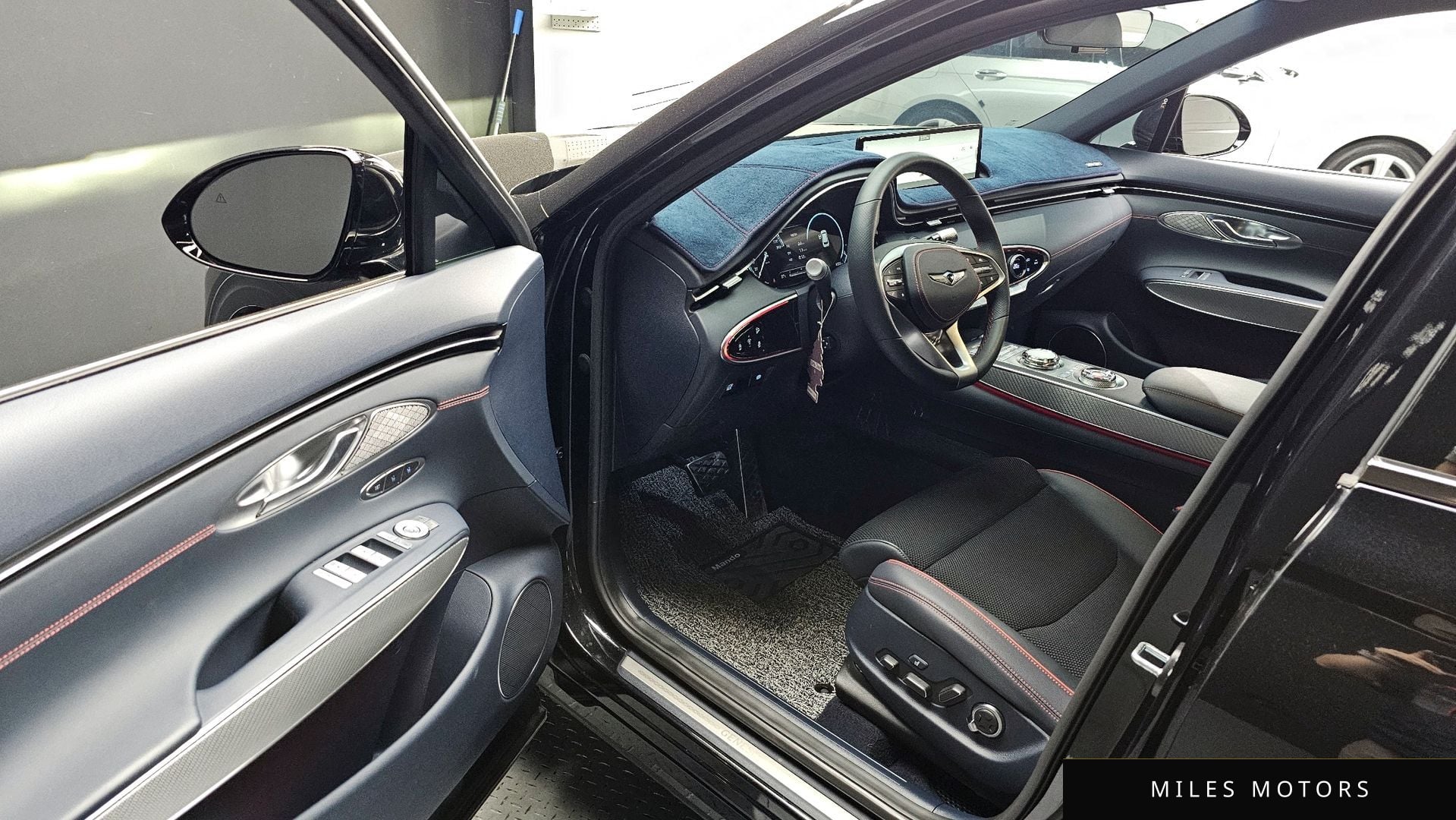 Genesis GV70 2023 — миниатюра 12