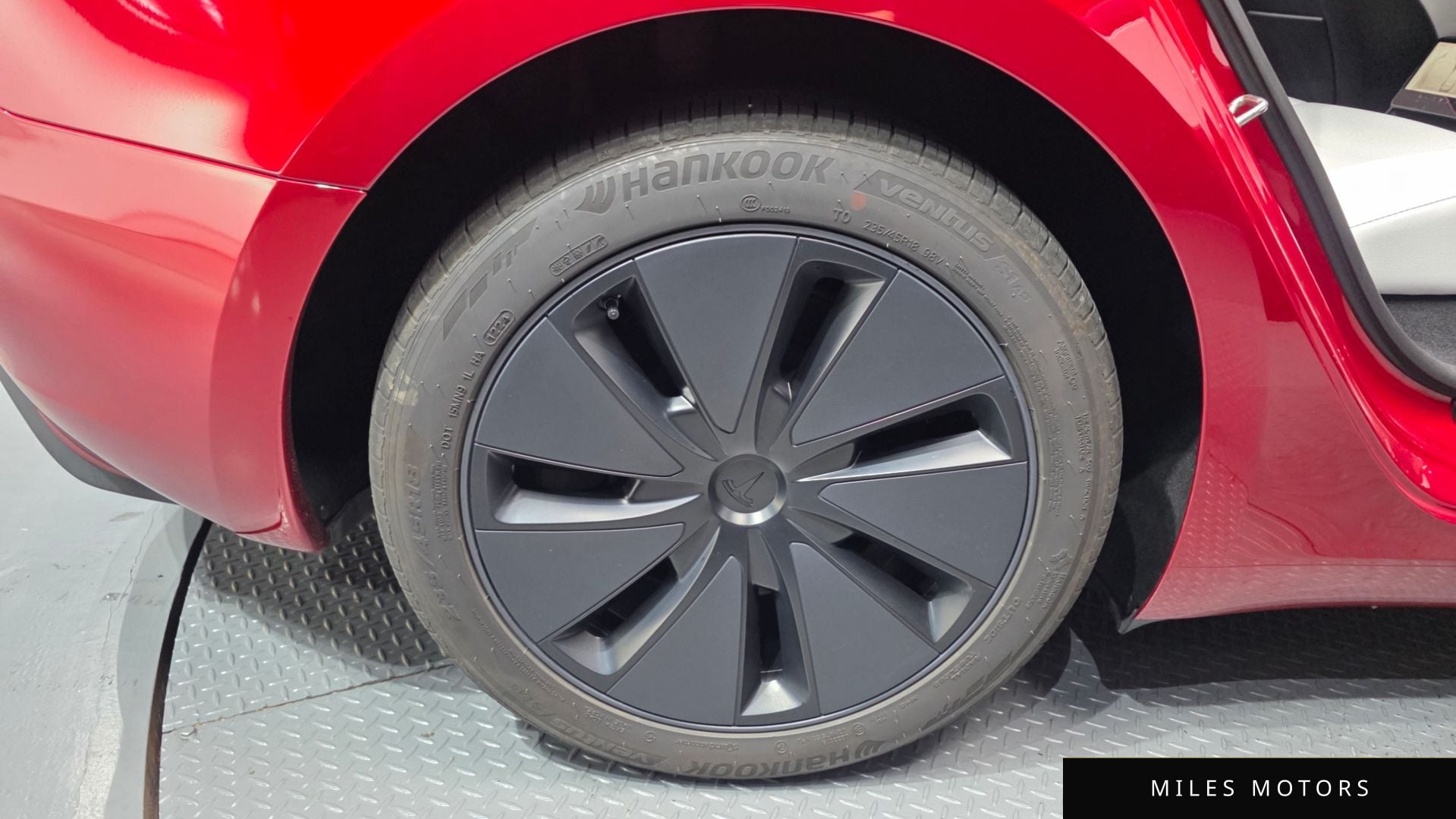 Tesla Model 3 2024 — миниатюра 5