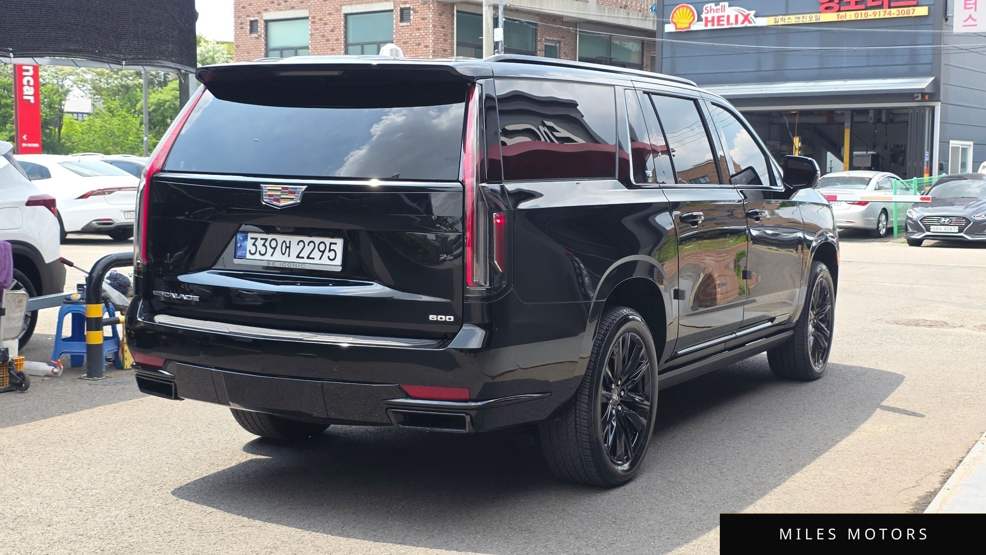 Cadillac Escalade 2023 — миниатюра 2