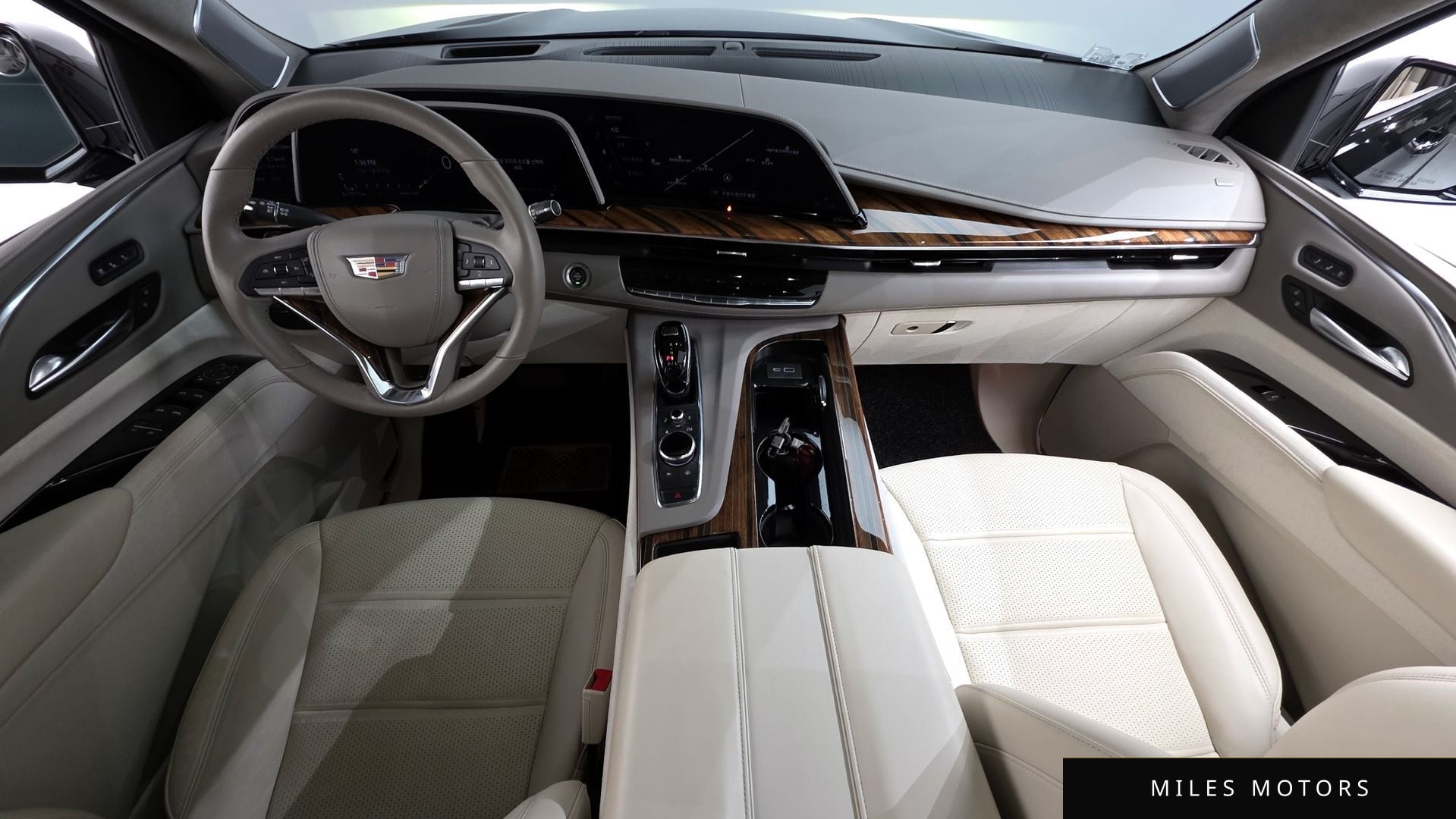 Cadillac Escalade 2023 — миниатюра 7