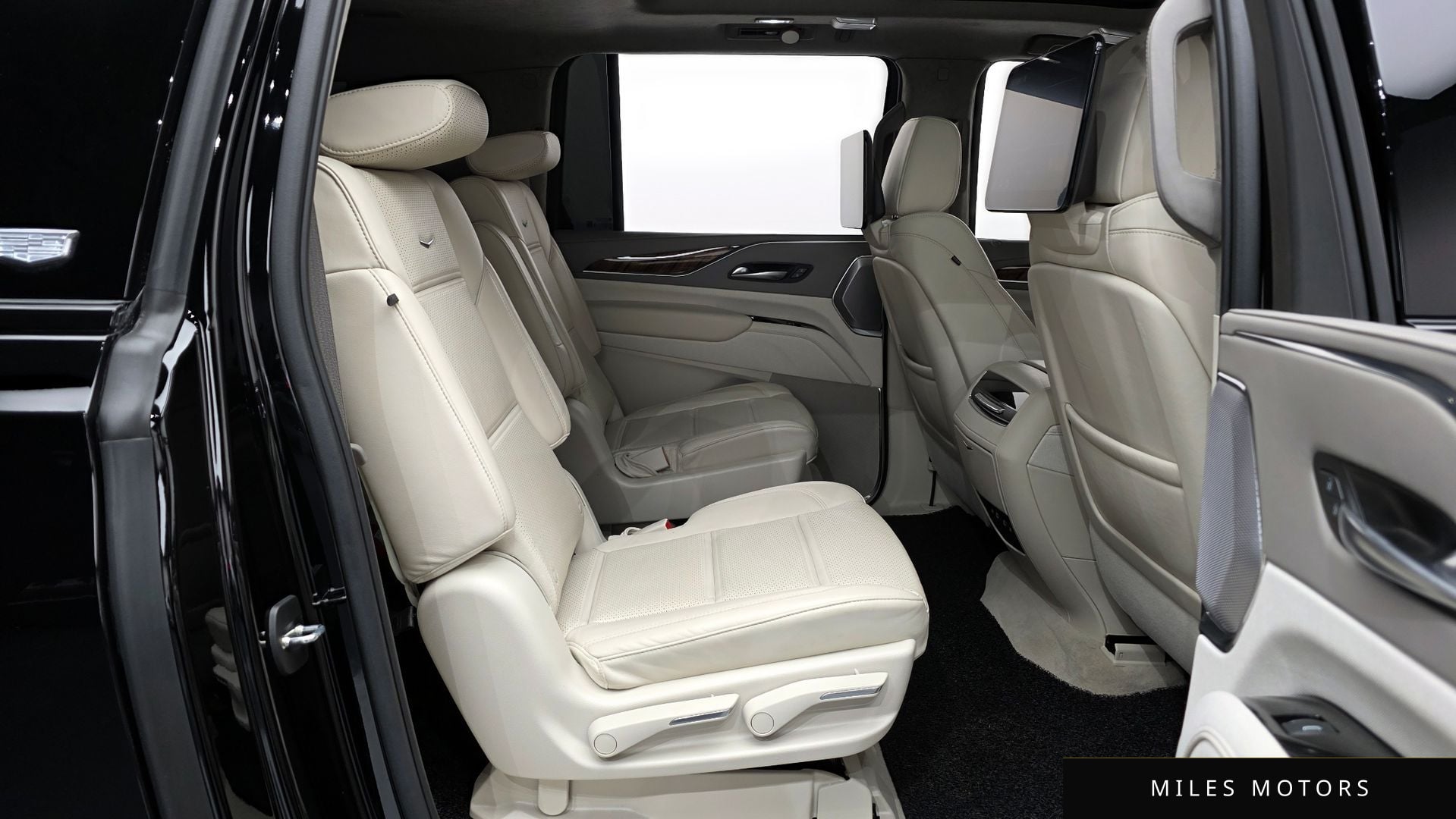Cadillac Escalade 2023 — миниатюра 11