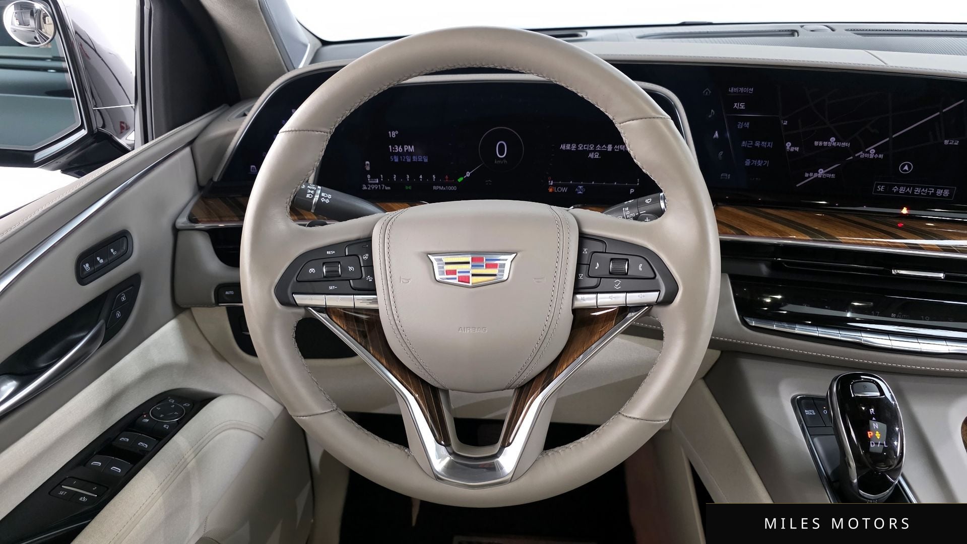 Cadillac Escalade 2023 — миниатюра 12