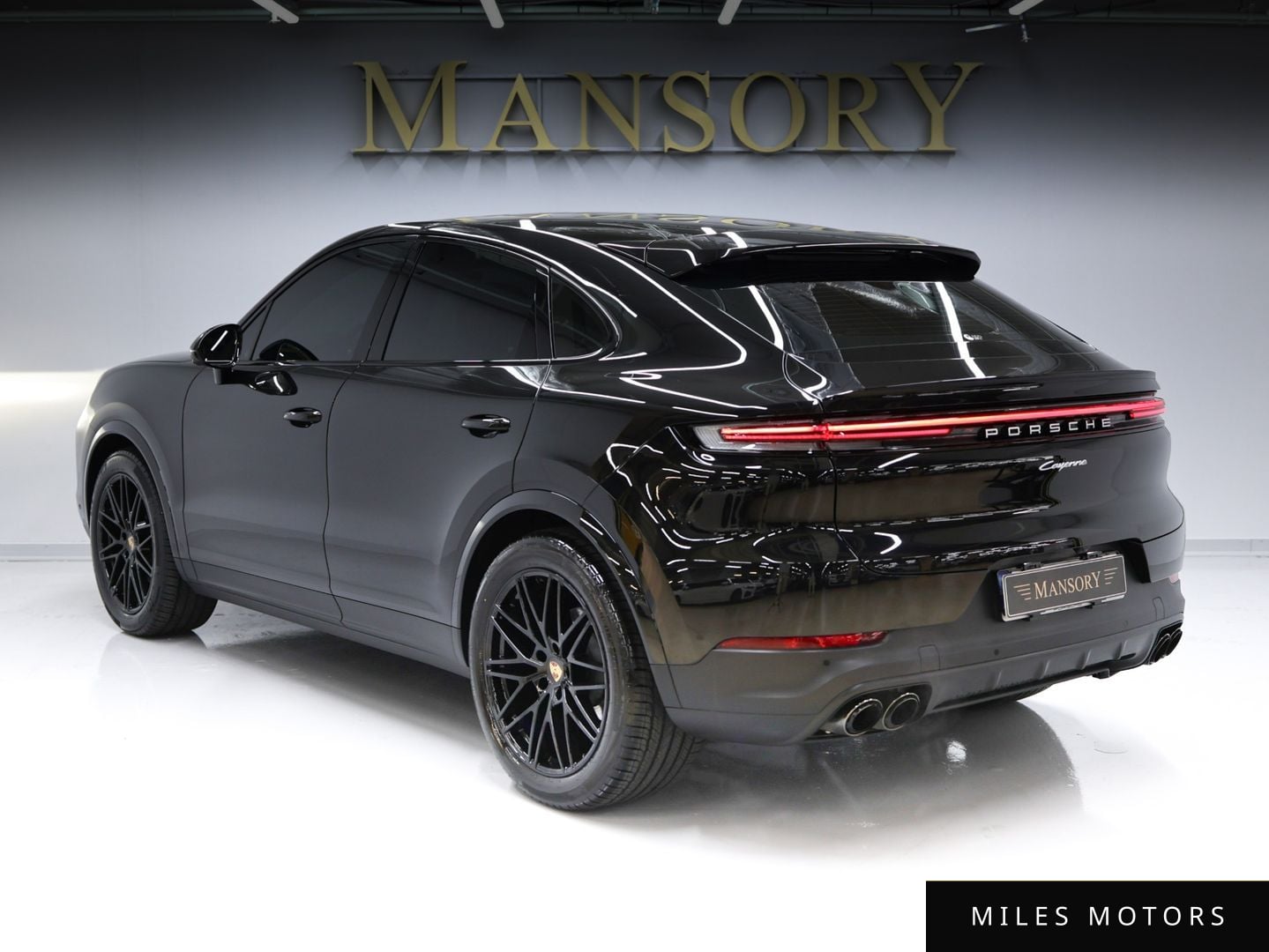 Porsche Cayenne 2024 — миниатюра 2