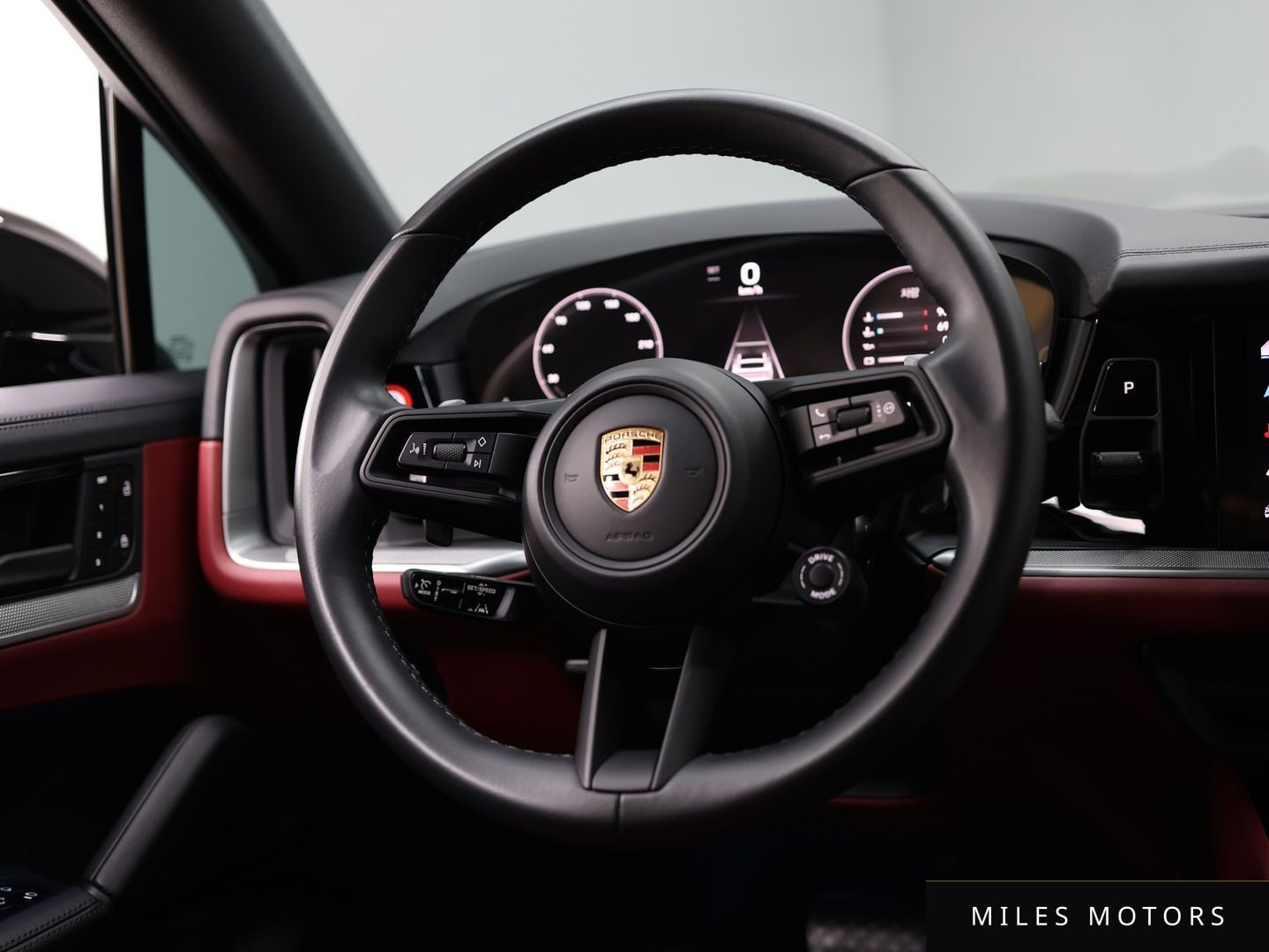 Porsche Cayenne 2024 — миниатюра 12