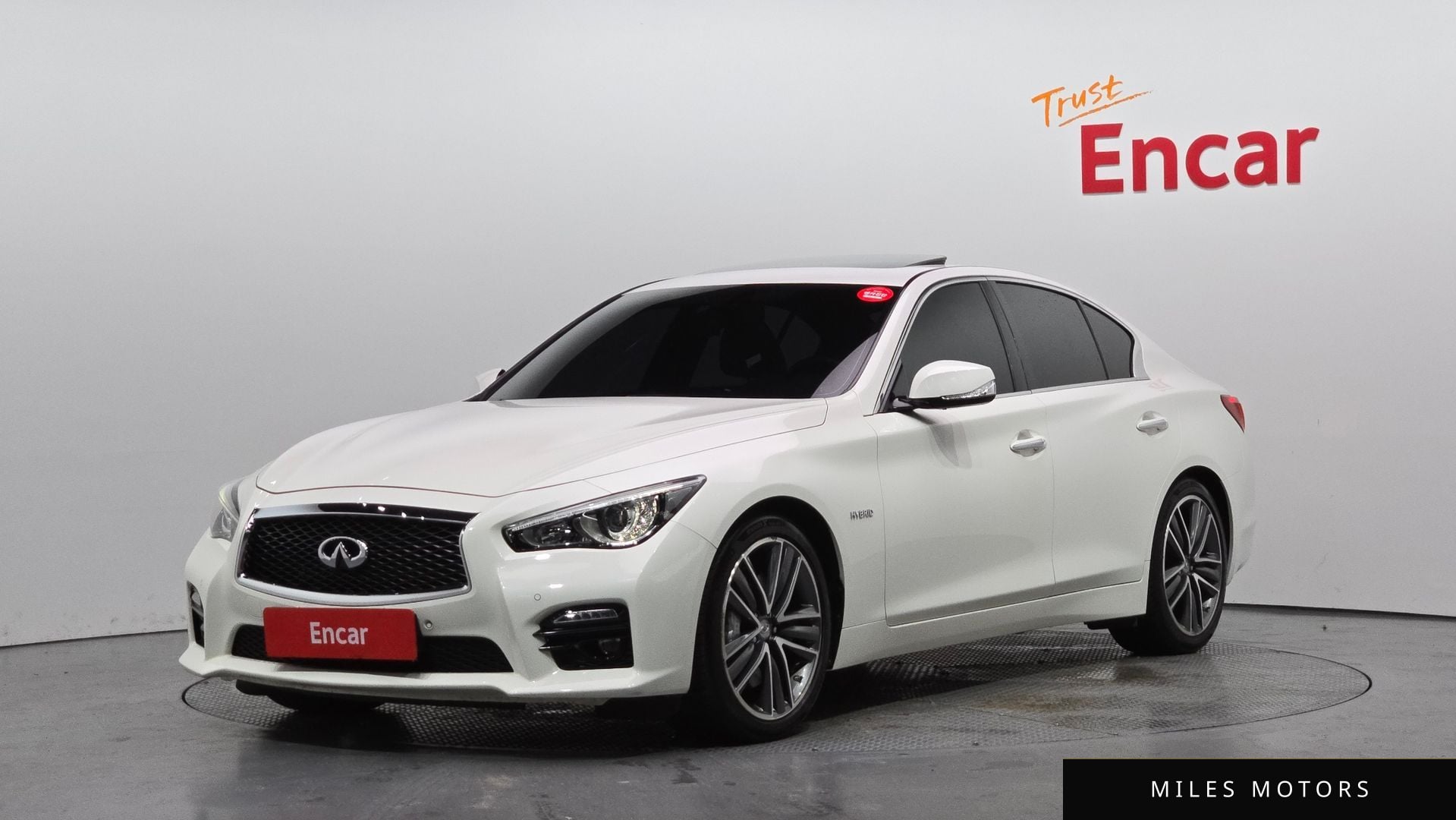 Infiniti Q50 2017 — фото 1 из 12