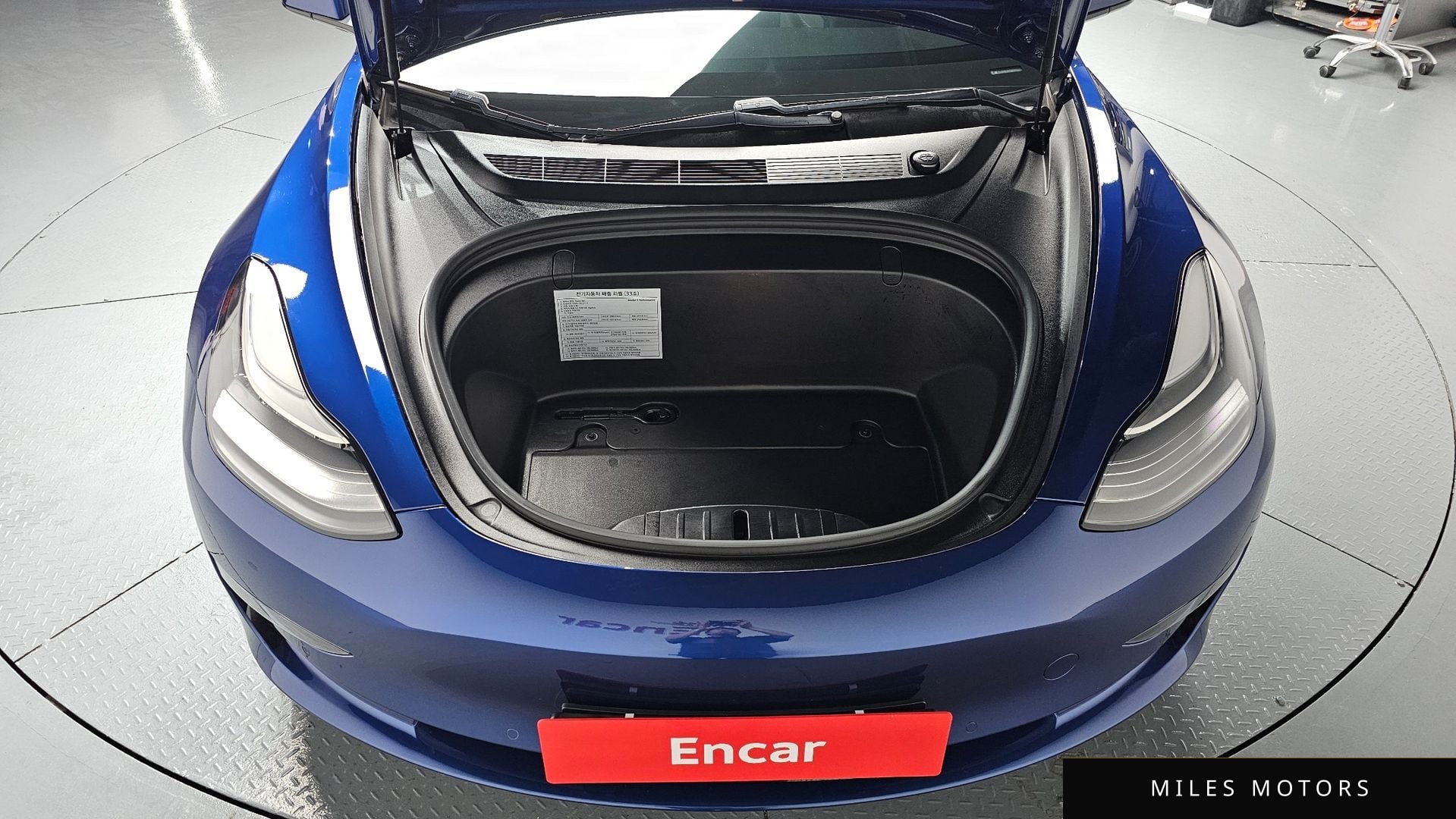 Tesla Model 3 2020 — миниатюра 5