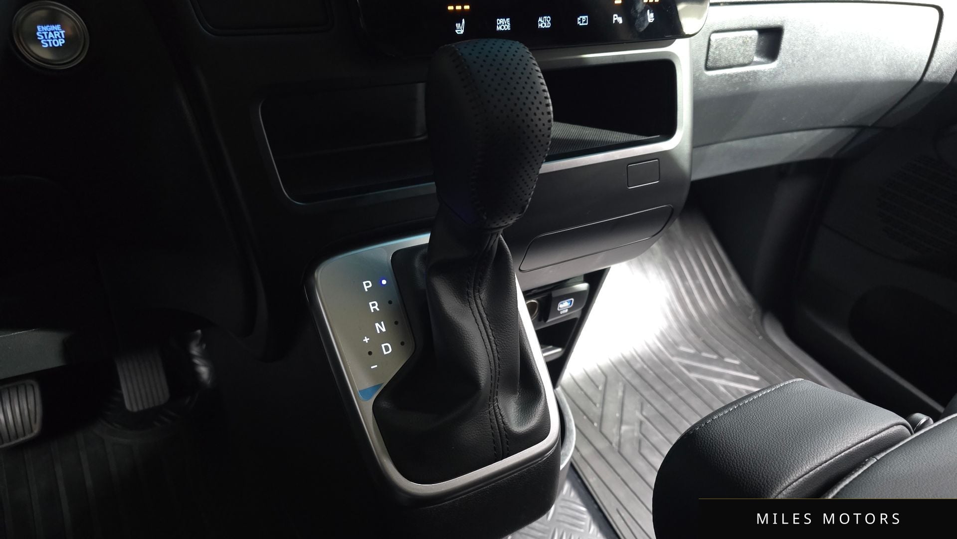 Hyundai Staria 2025 — миниатюра 12