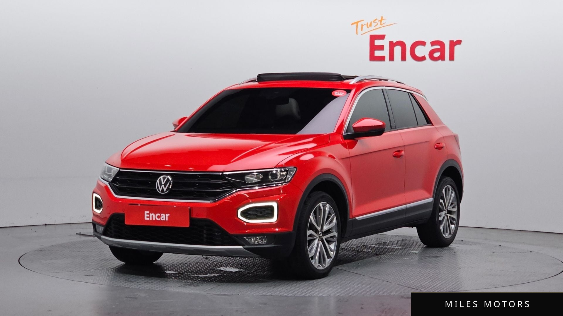 Volkswagen T-Roc 2021 — фото 1 из 12