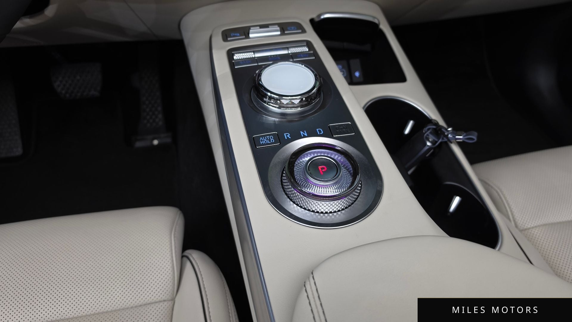 Genesis GV70 2023 — миниатюра 12